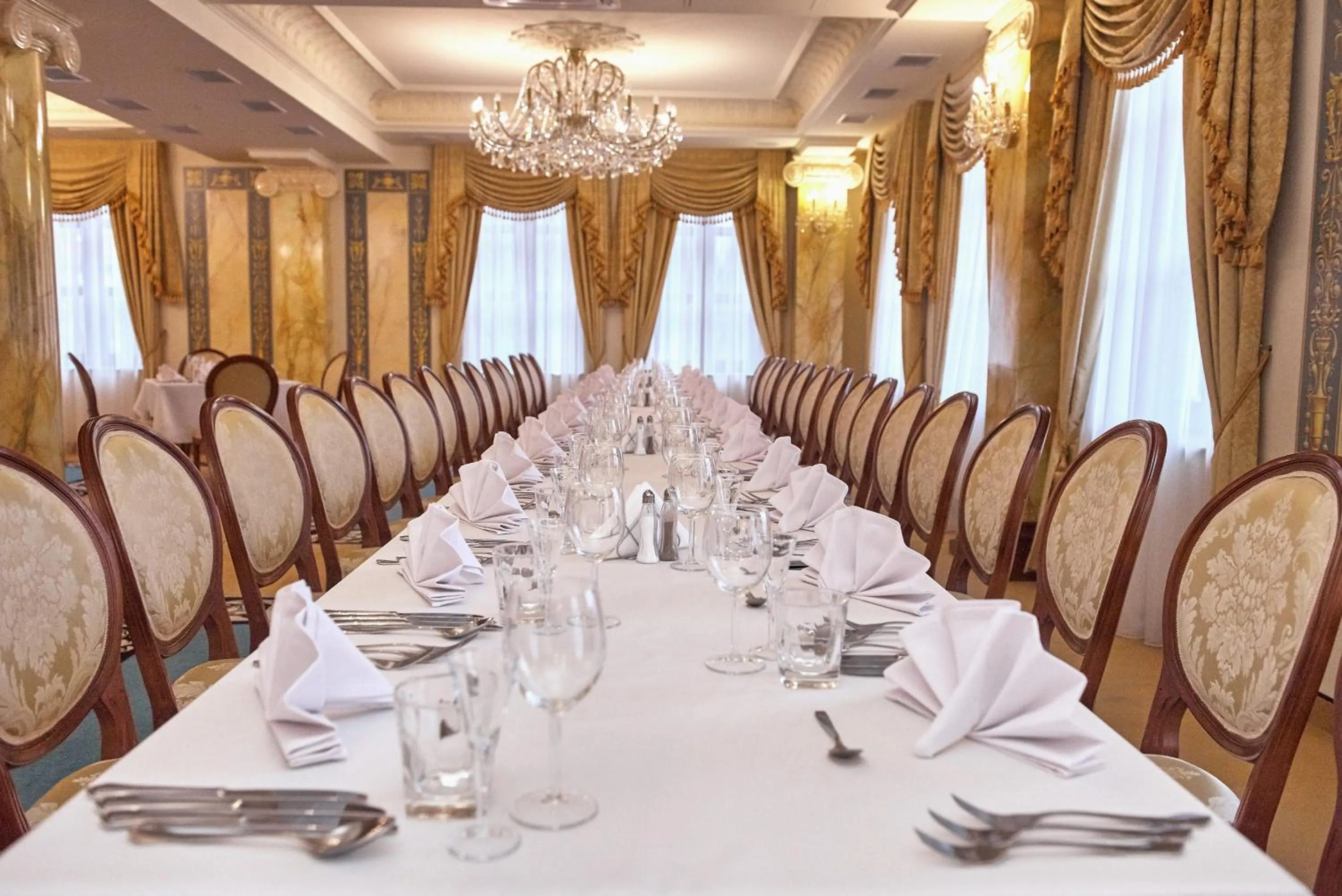 Evening entertainment in Hotel Koronny