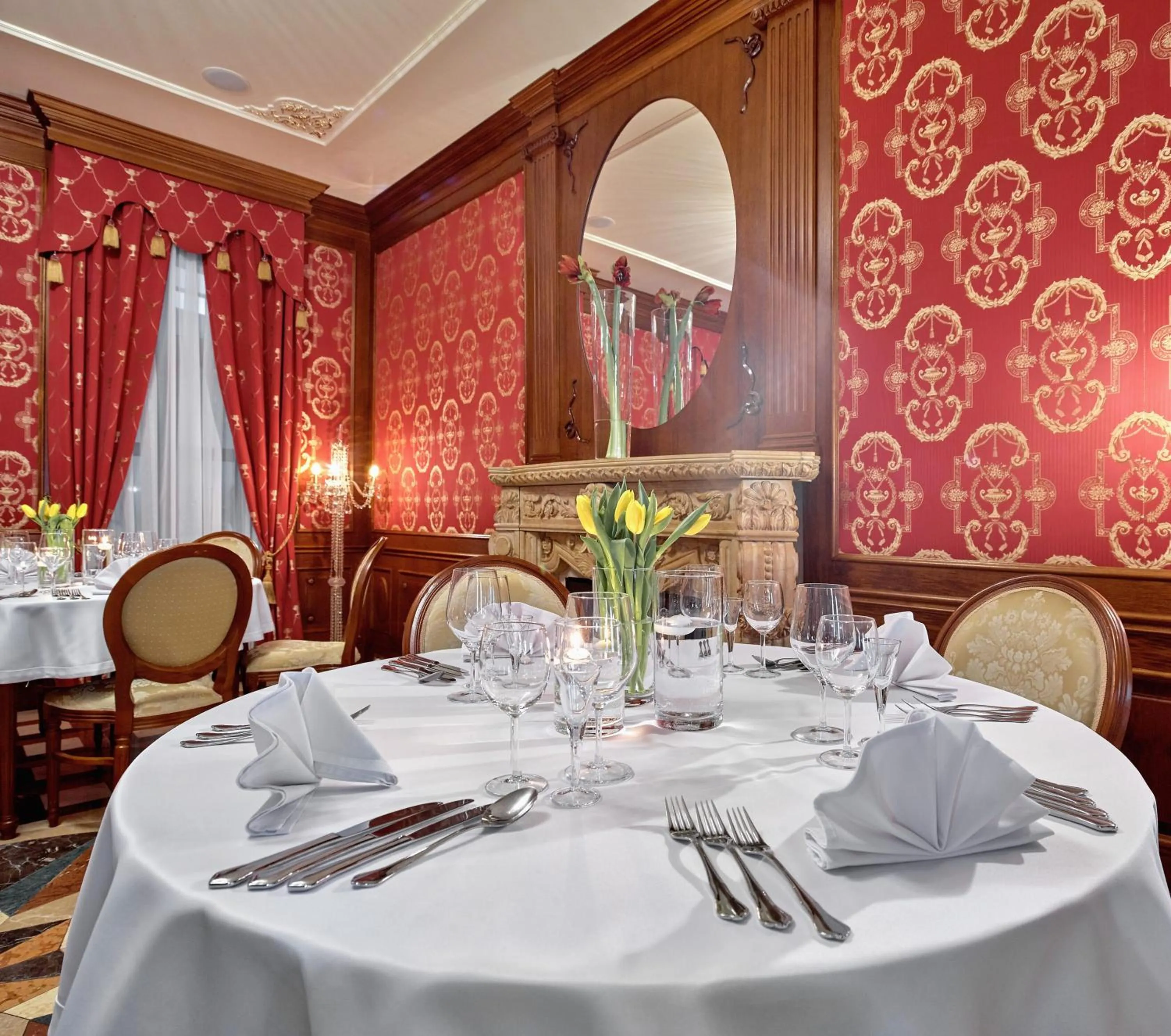 Communal lounge/ TV room in Hotel Koronny