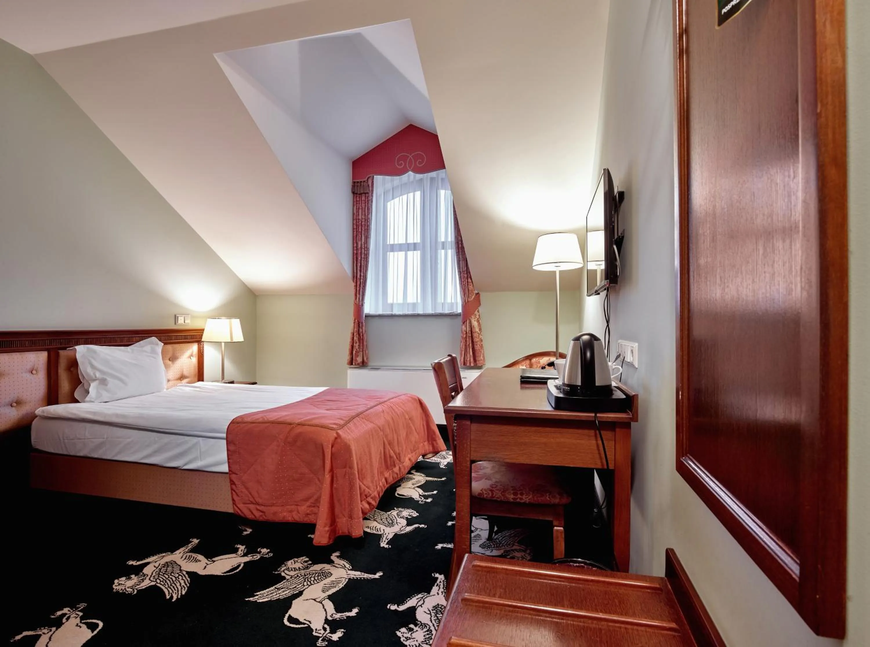 Bed in Hotel Koronny