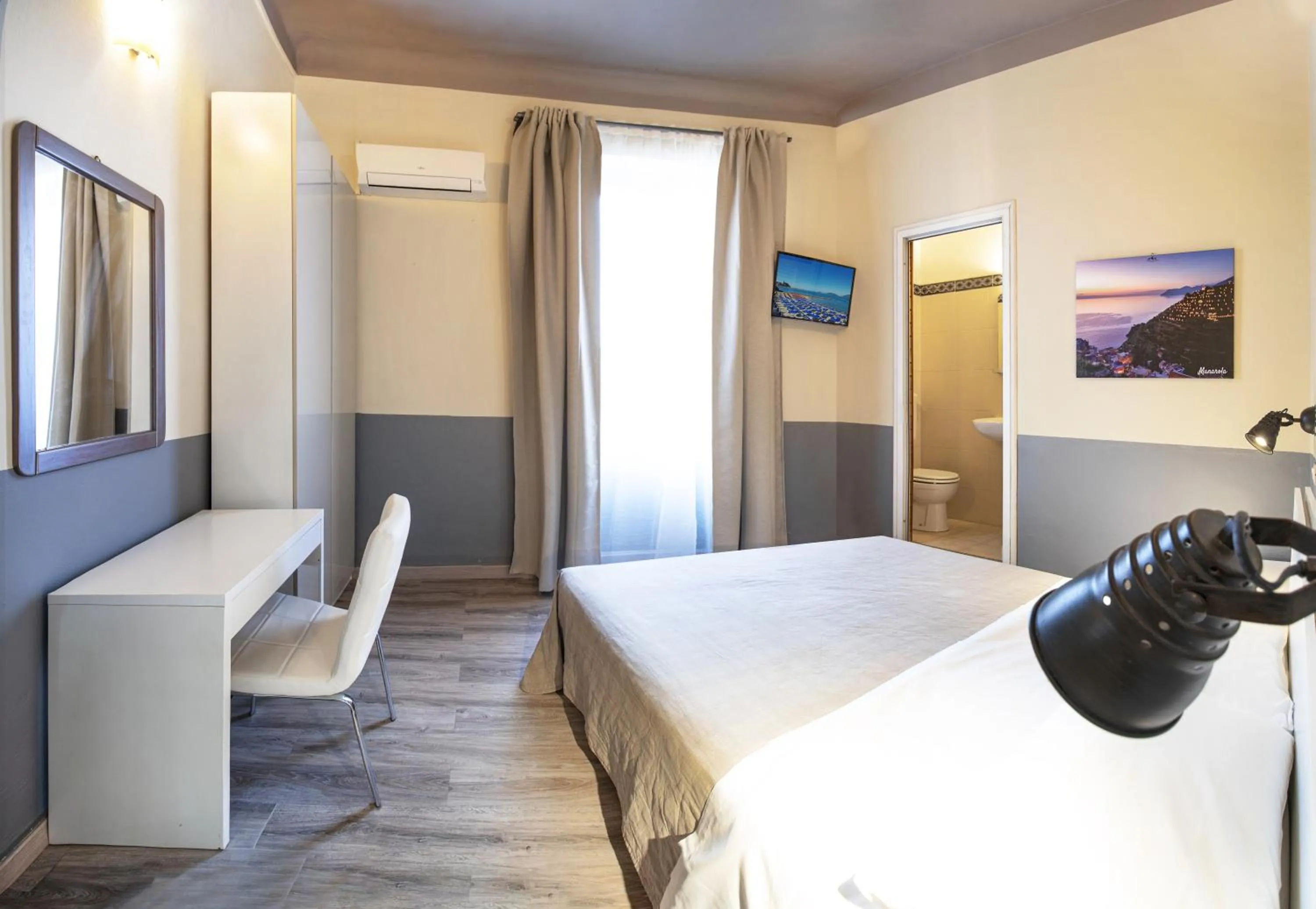 Photo of the whole room, Bed in Albergo La Villetta