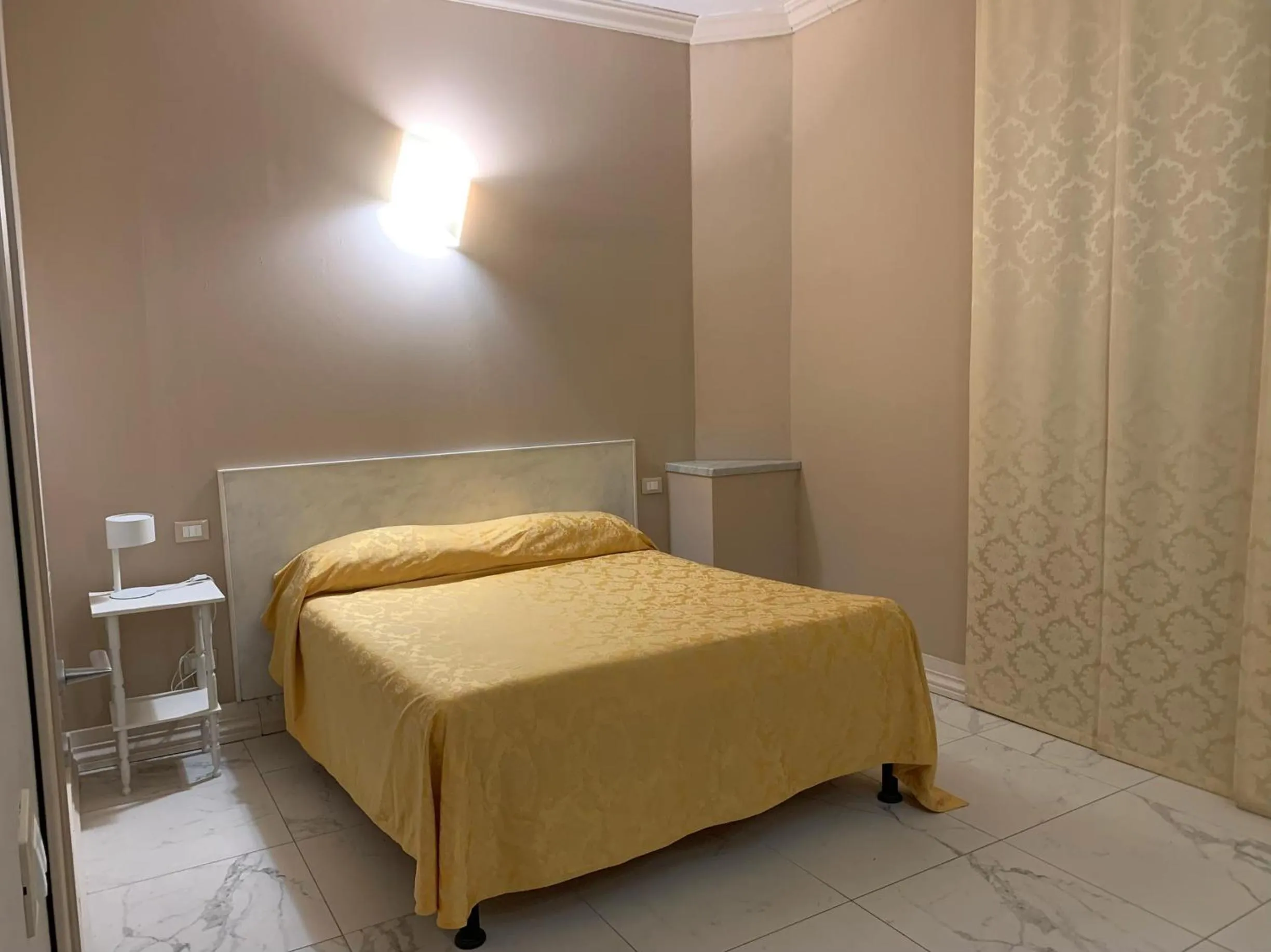 Bedroom, Bed in Albergo La Villetta