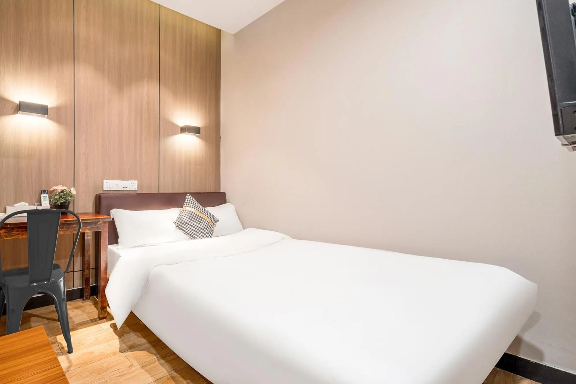 Bed in Meego Yes Hotel