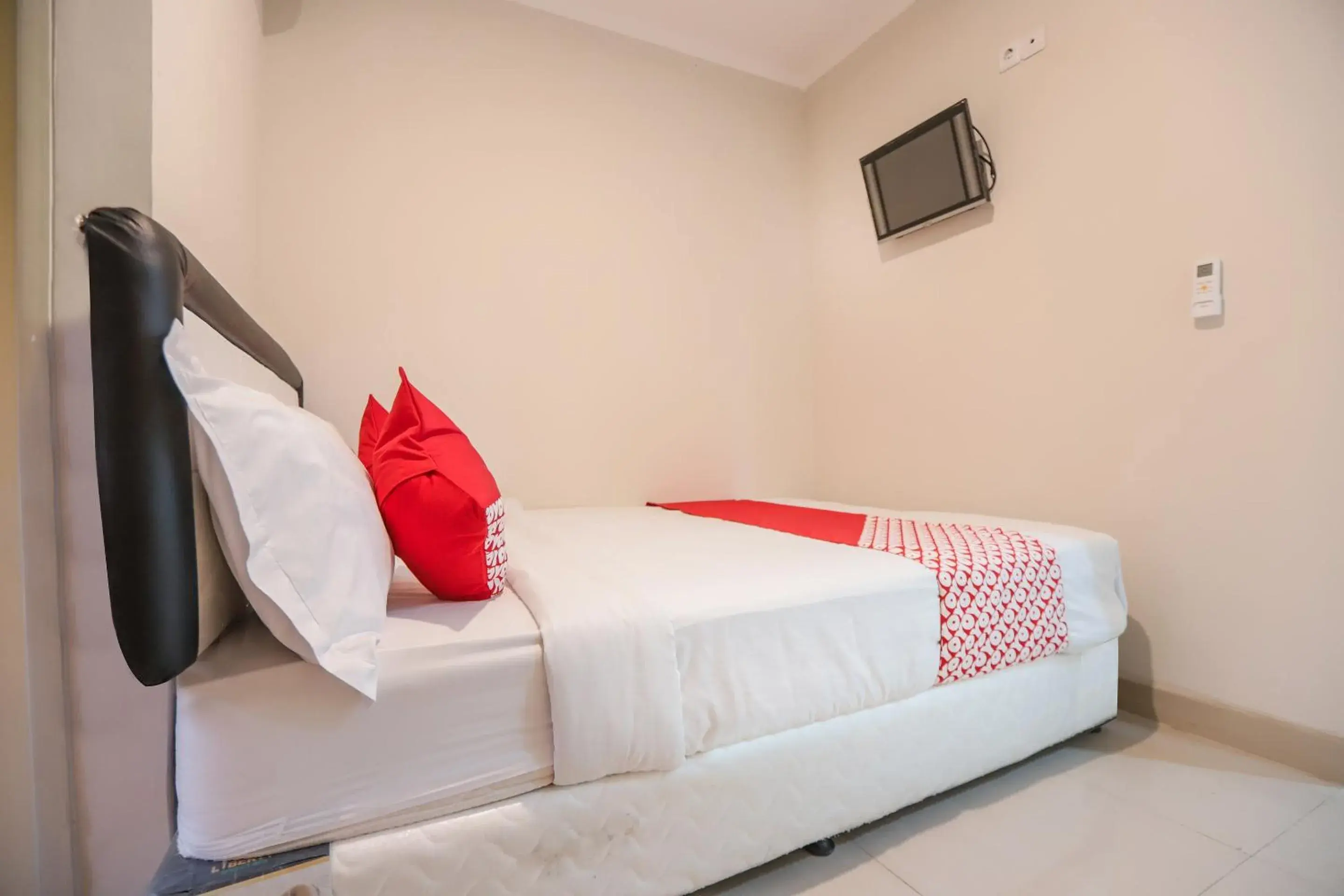 Standard Double Room in OYO 387 Alfa Guest House Standard Double Room in OYO 387 Alfa Guest House
