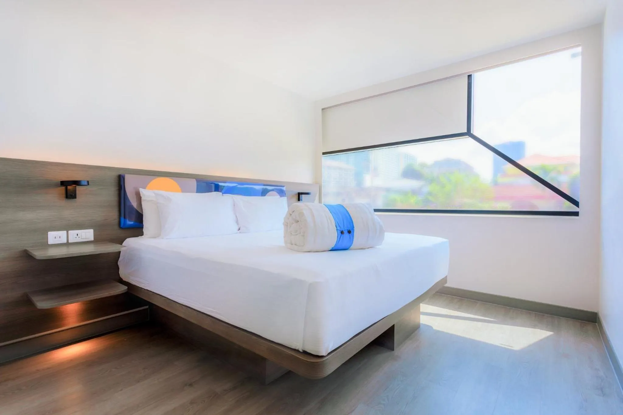 Photo of the whole room, Bed in COSI Pattaya Wong Amat Beach - SHA Plus Certified
