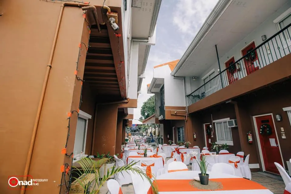 Ashley and Bill's Suites 'N Garden Hotel and Vacation Homes