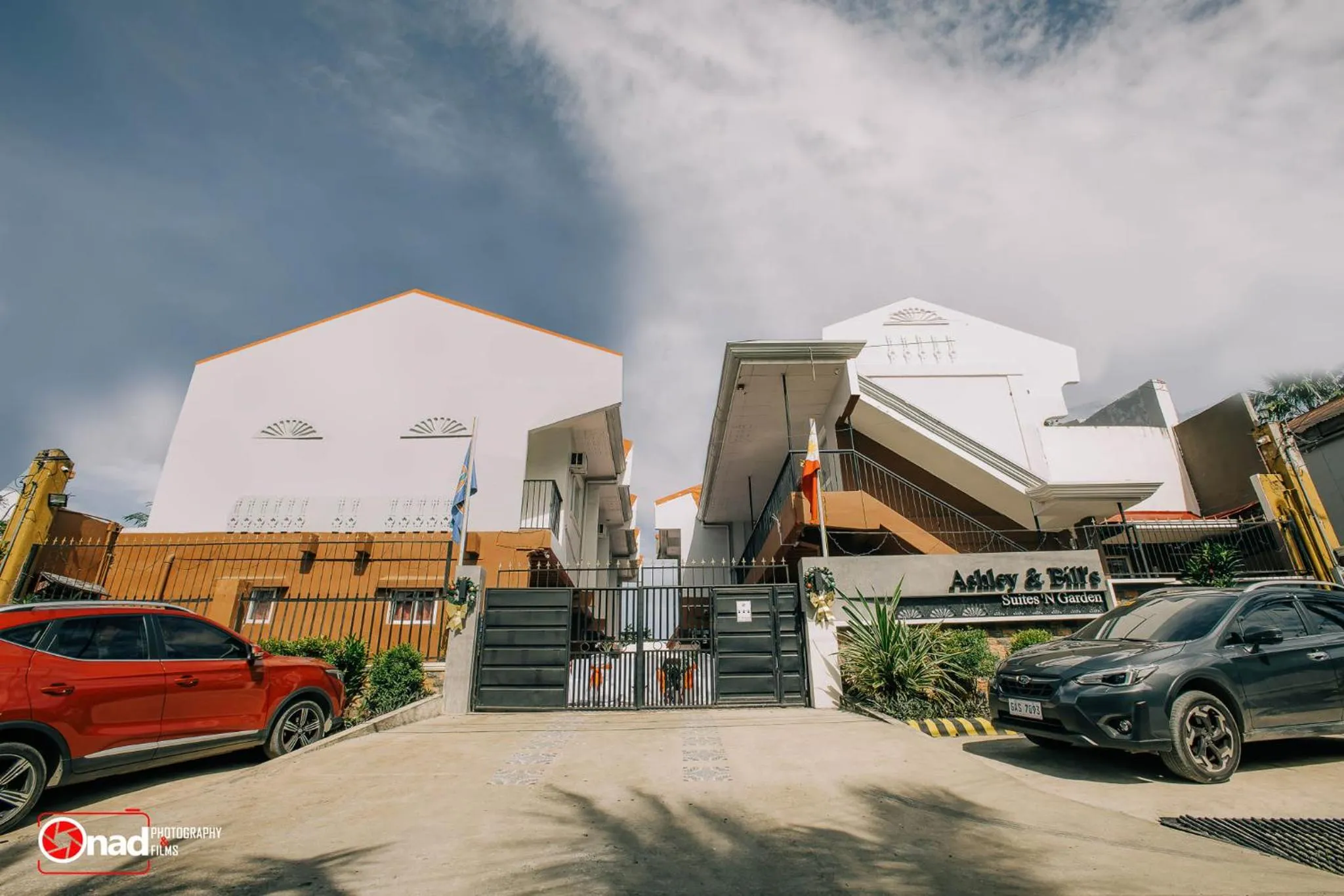 Property building in Ashley and Bill's Suites 'N Garden Hotel and Vacation Homes