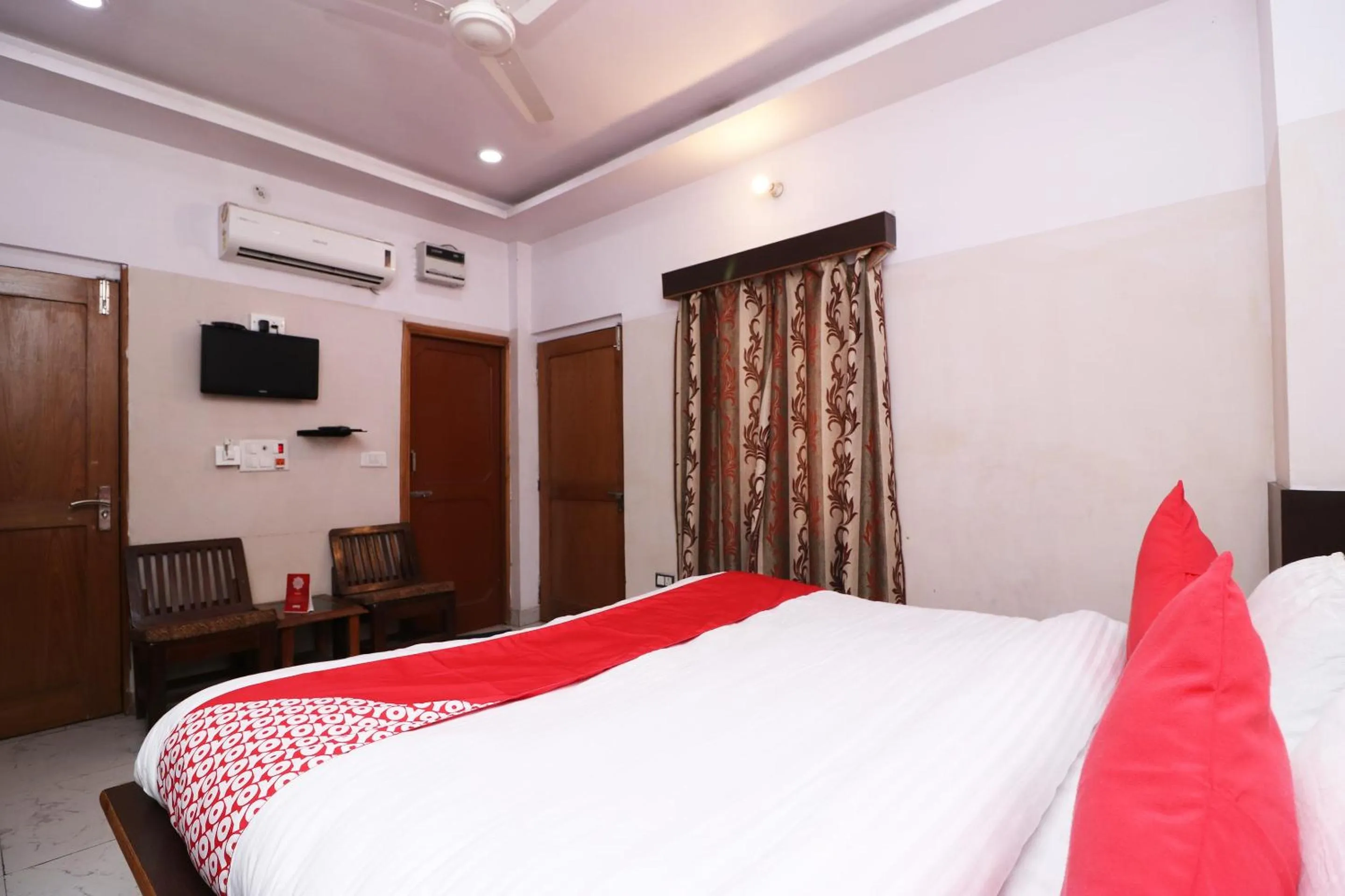 Bedroom, Bed in Hotel O AKBAR PALACE