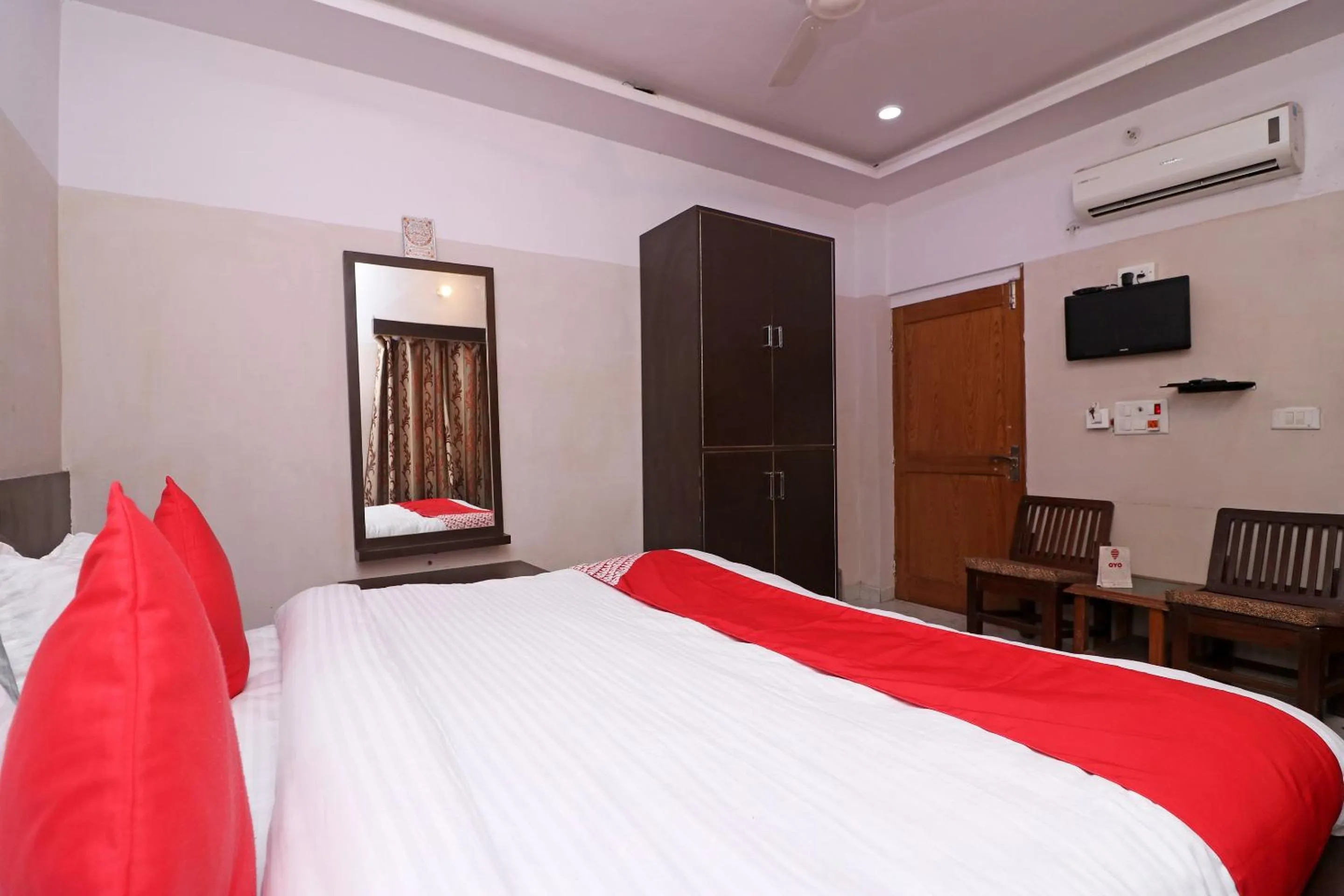 Bedroom, Bed in Hotel O AKBAR PALACE