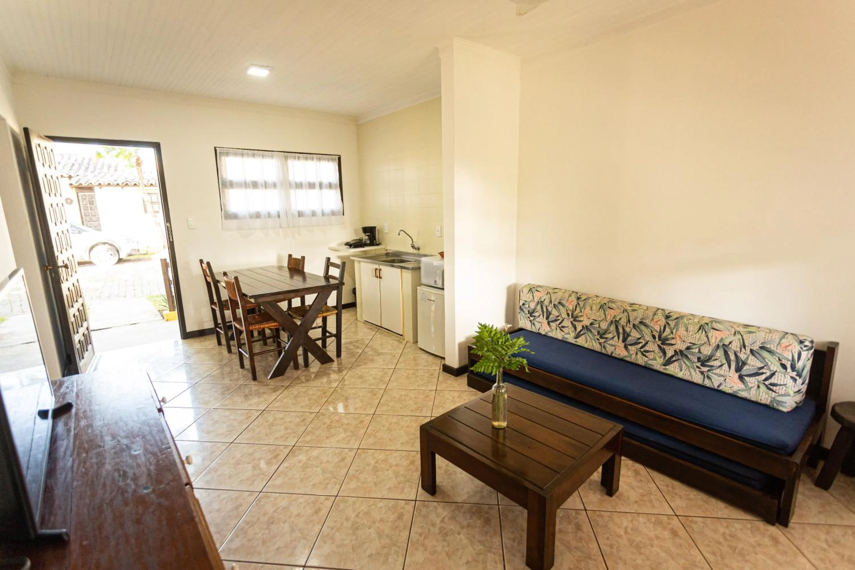 Kitchen or kitchenette in Pousada Cabanas da Praia Mole