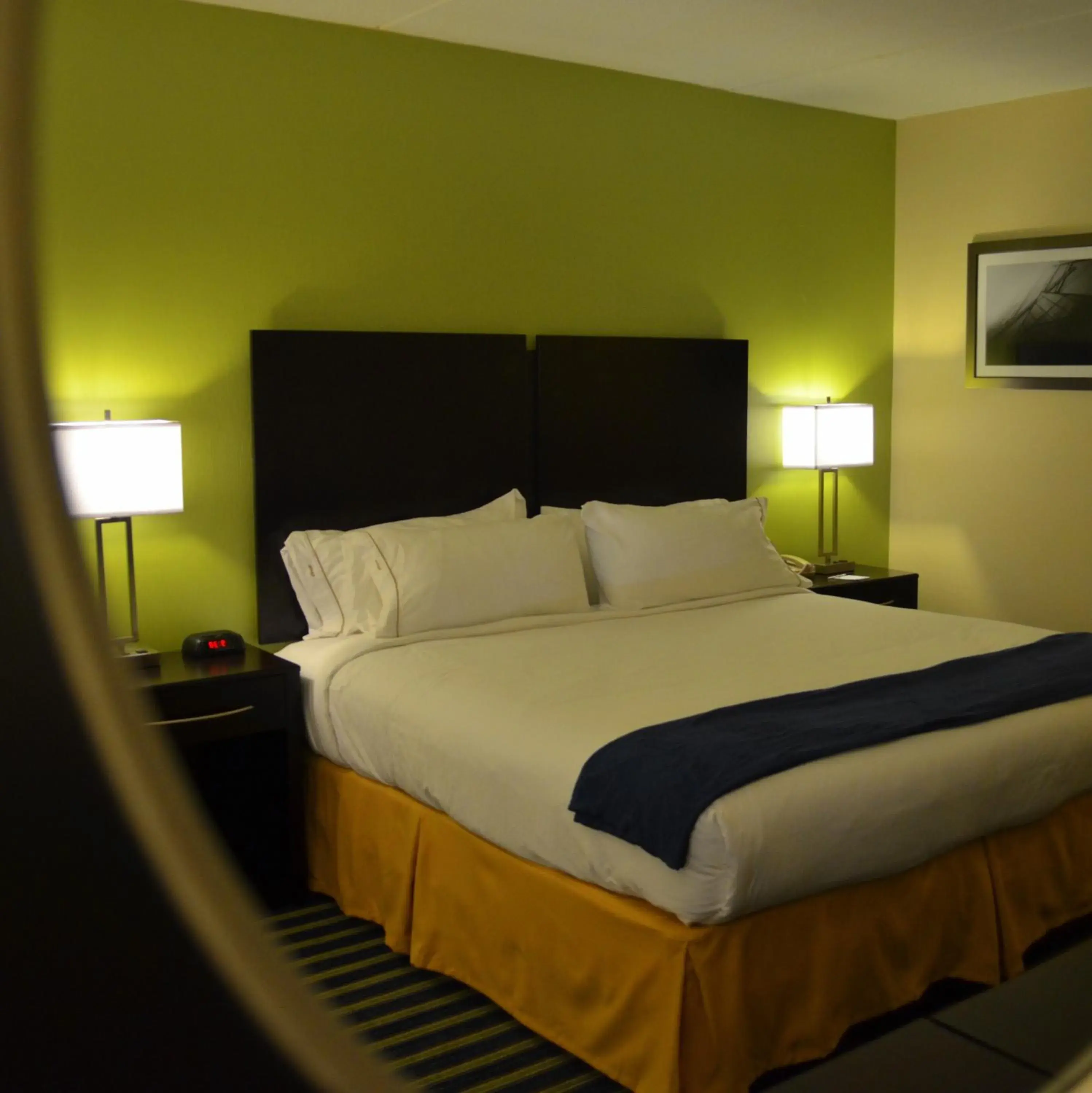 Bed in Holiday Inn Express Worcester, an IHG Hotel Bed in Holiday Inn Express Worcester, an IHG Hotel