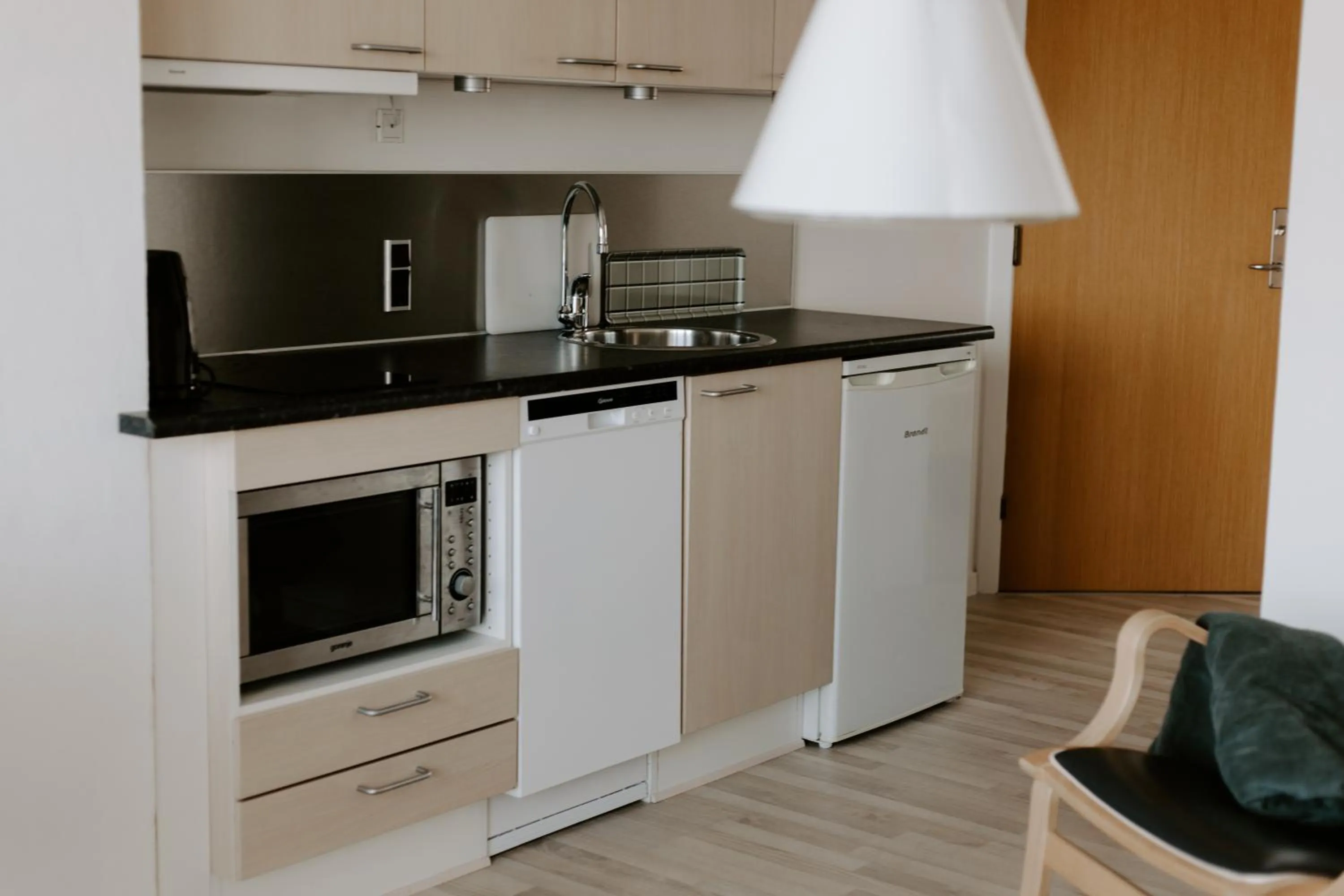 Kitchen or kitchenette in Hotel Sandvig Havn