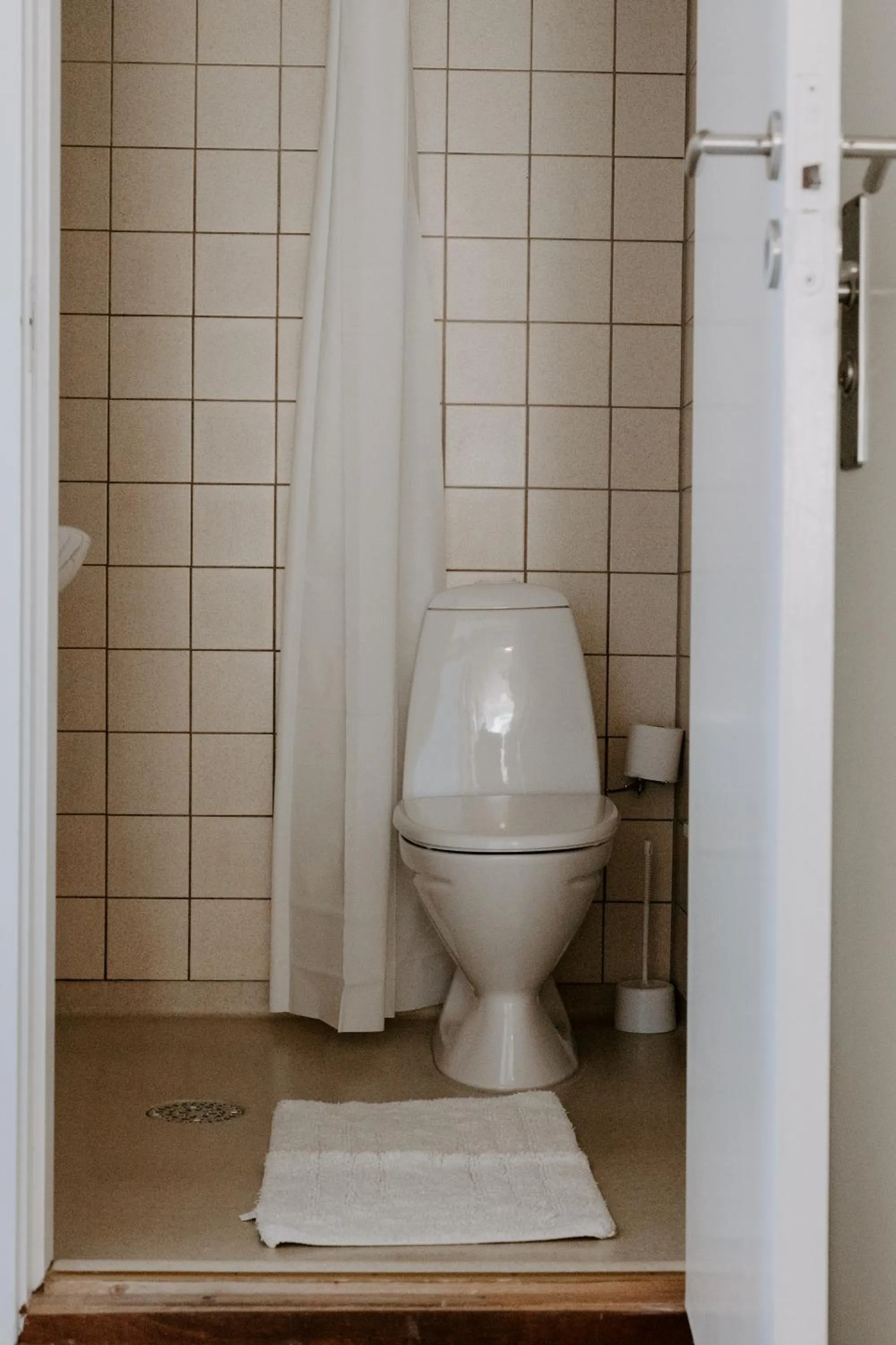 Toilet in Hotel Sandvig Havn