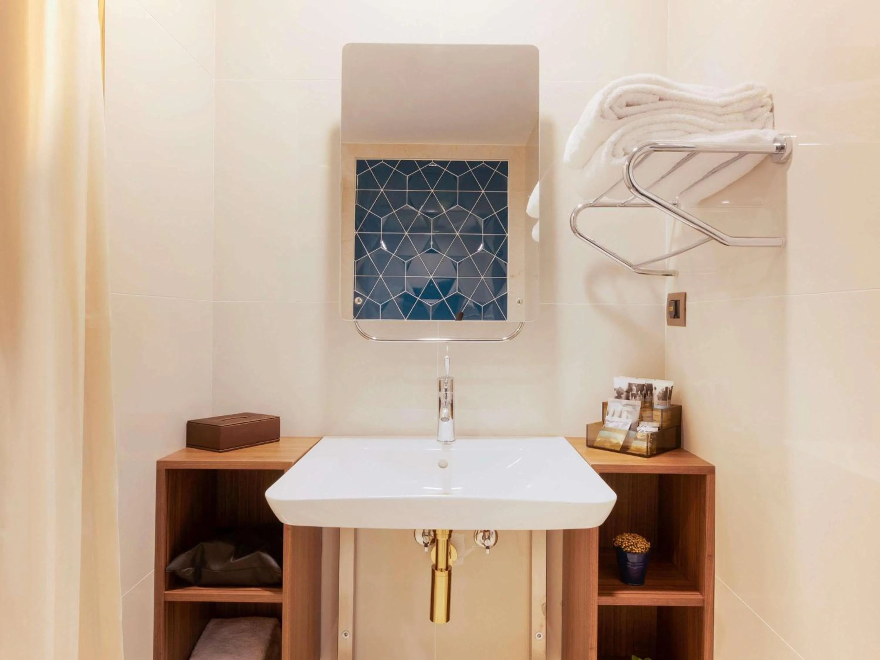 Bedroom in Mercure Istanbul Sirkeci