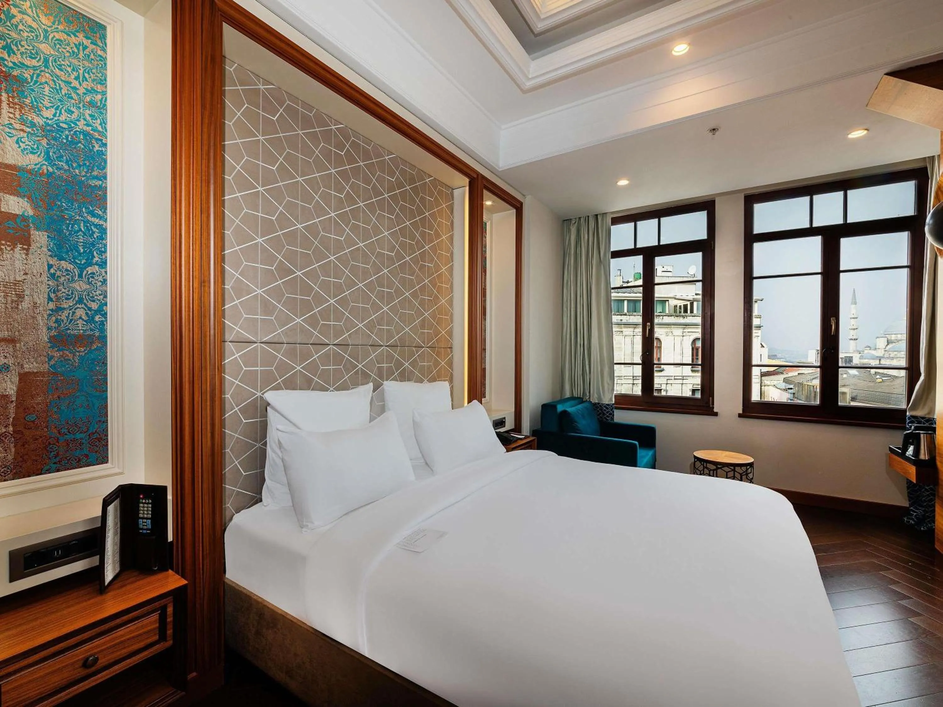 Bedroom, Bed in Mercure Istanbul Sirkeci