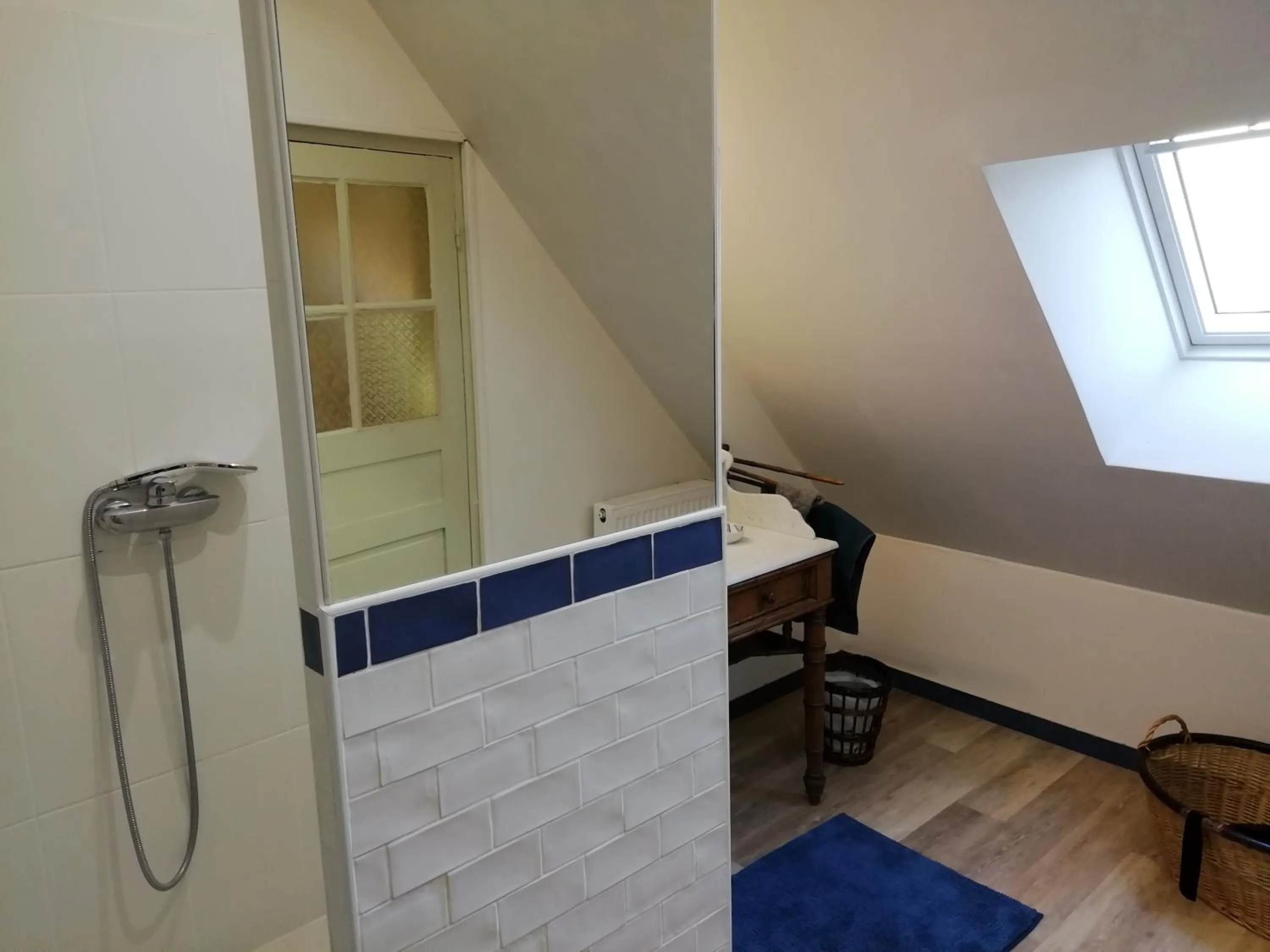 Bathroom in La "charcuterie" GREBER