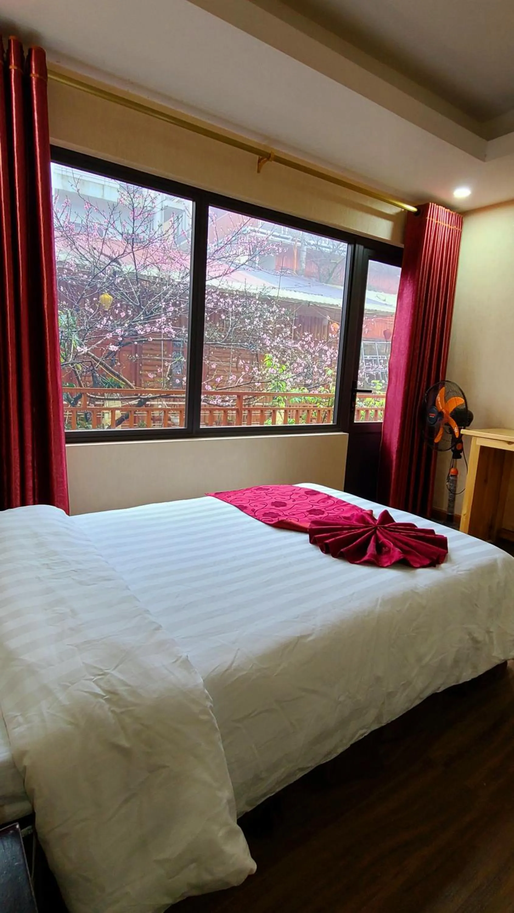 Bed in Dang Khoa Garden Inn