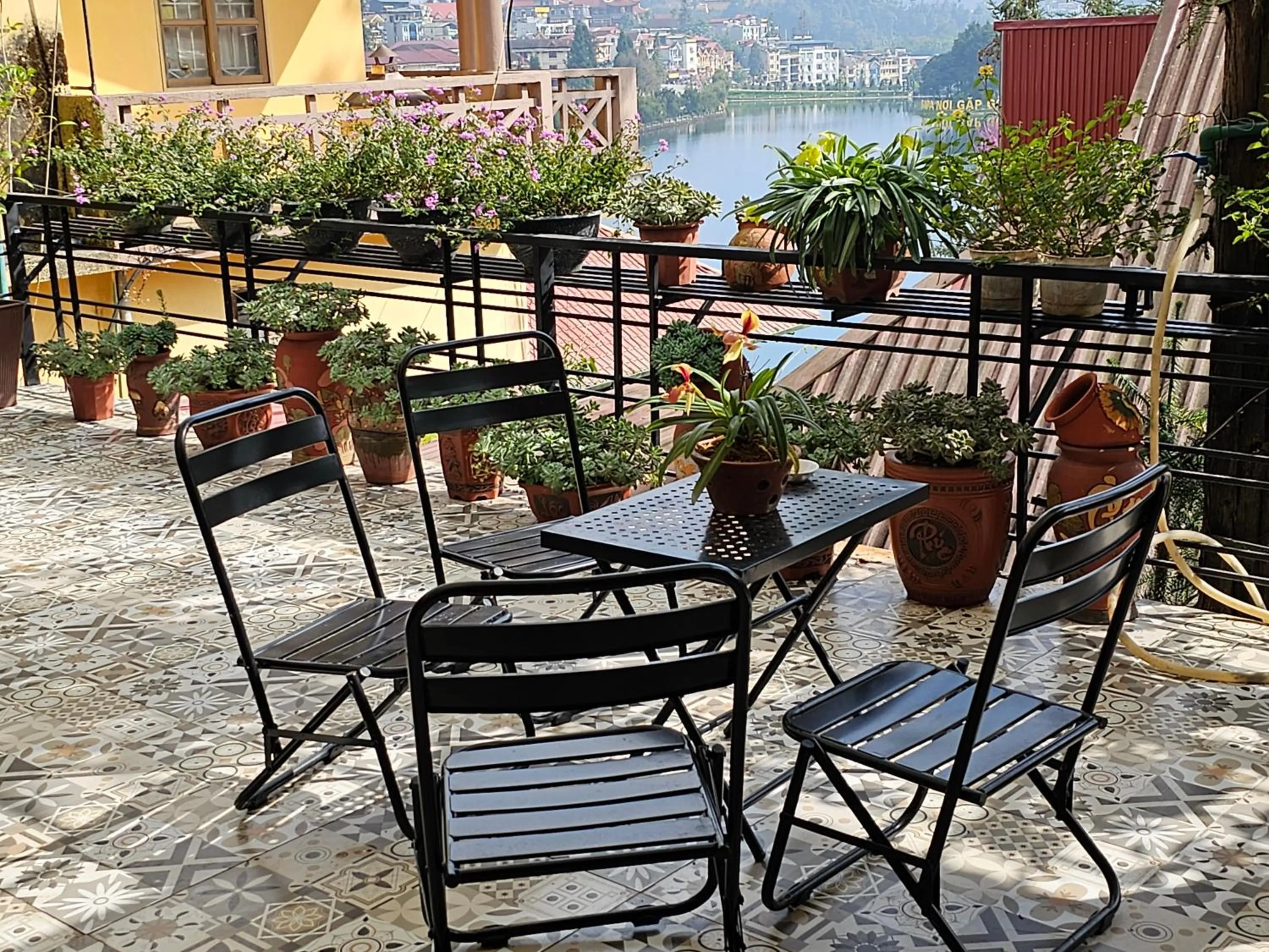 Property building in Dang Khoa Garden Inn