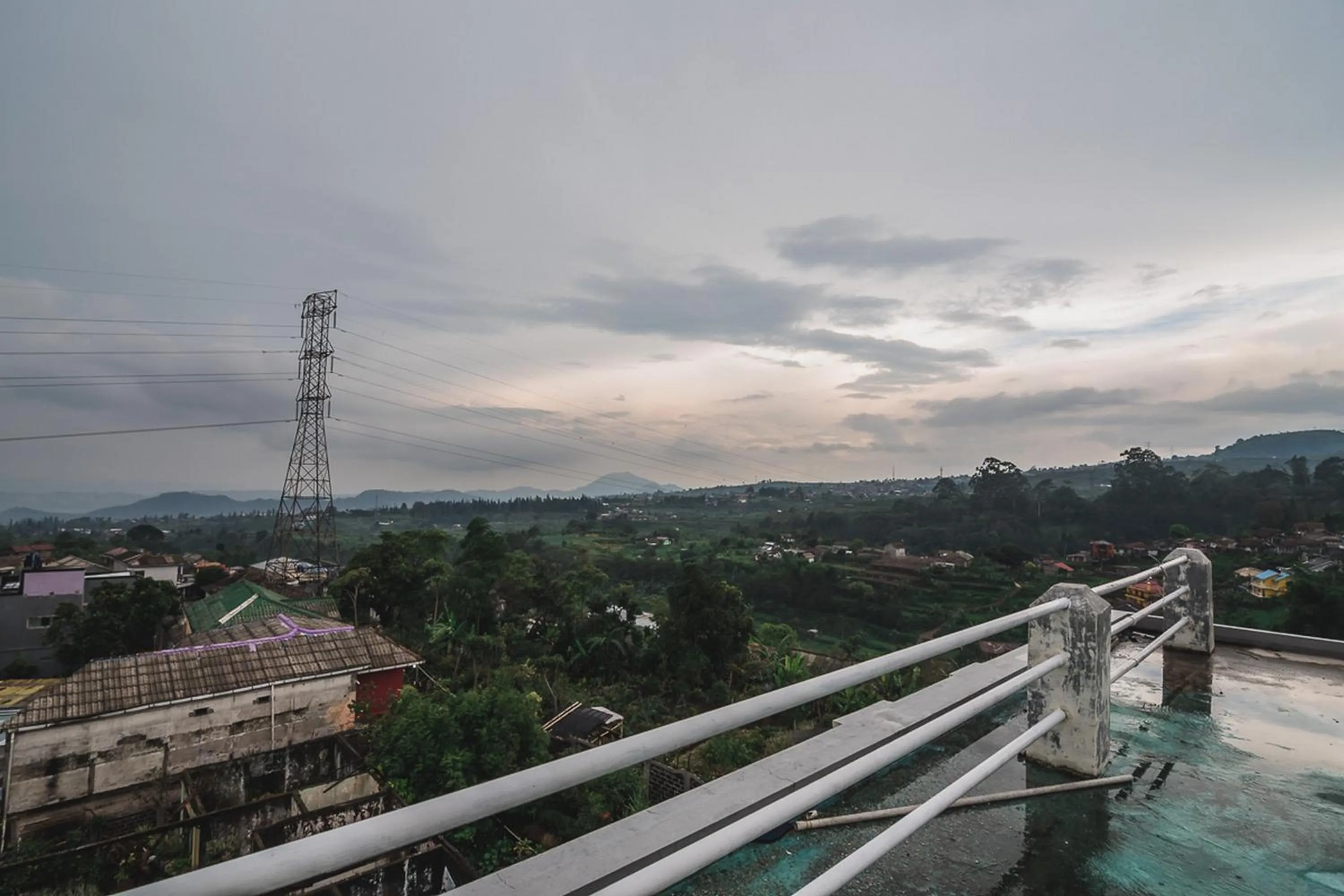 Balcony/Terrace in Urbanview Hotel Mon Bel Cibodas by RedDoorz