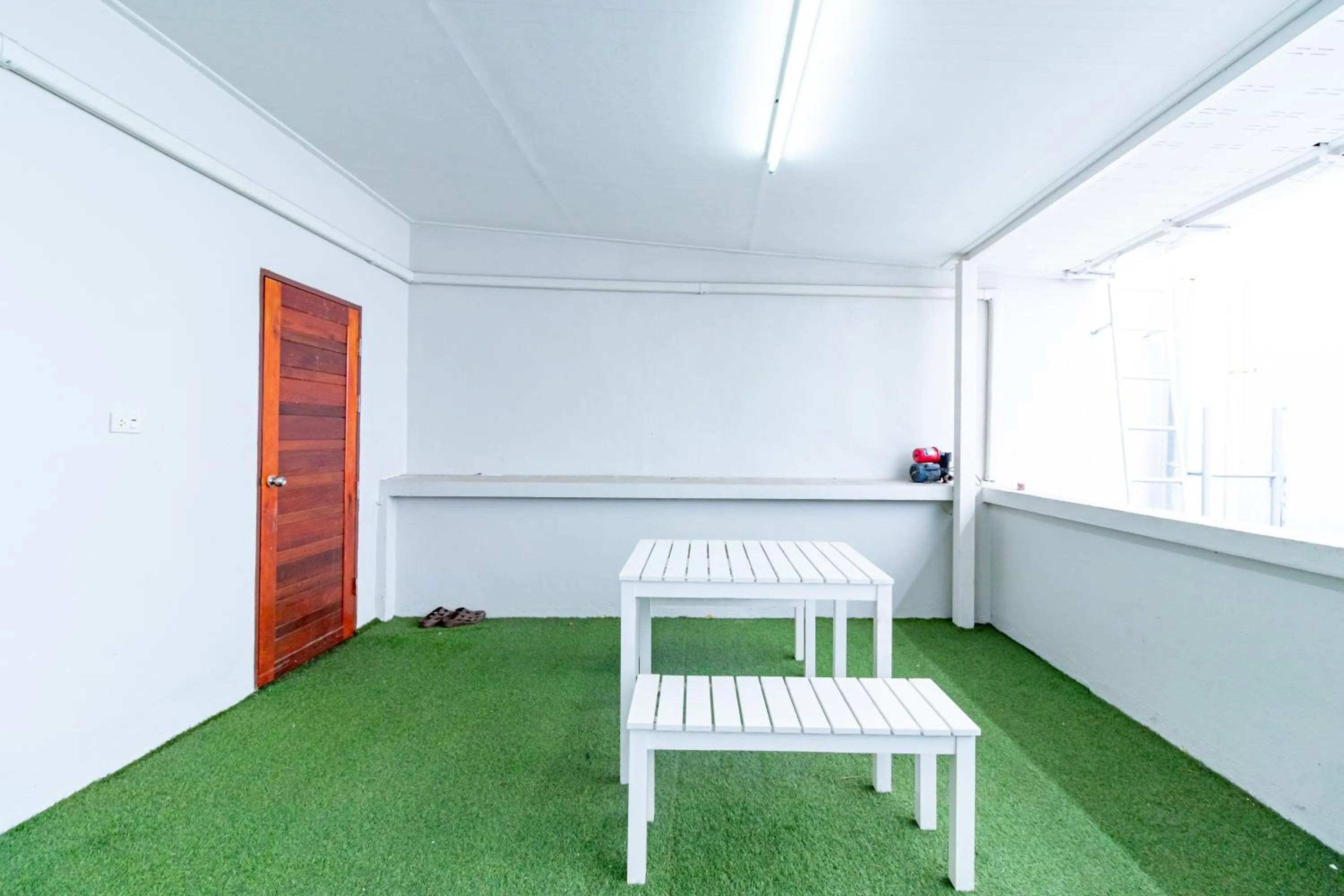 Seating area in Oun Residence