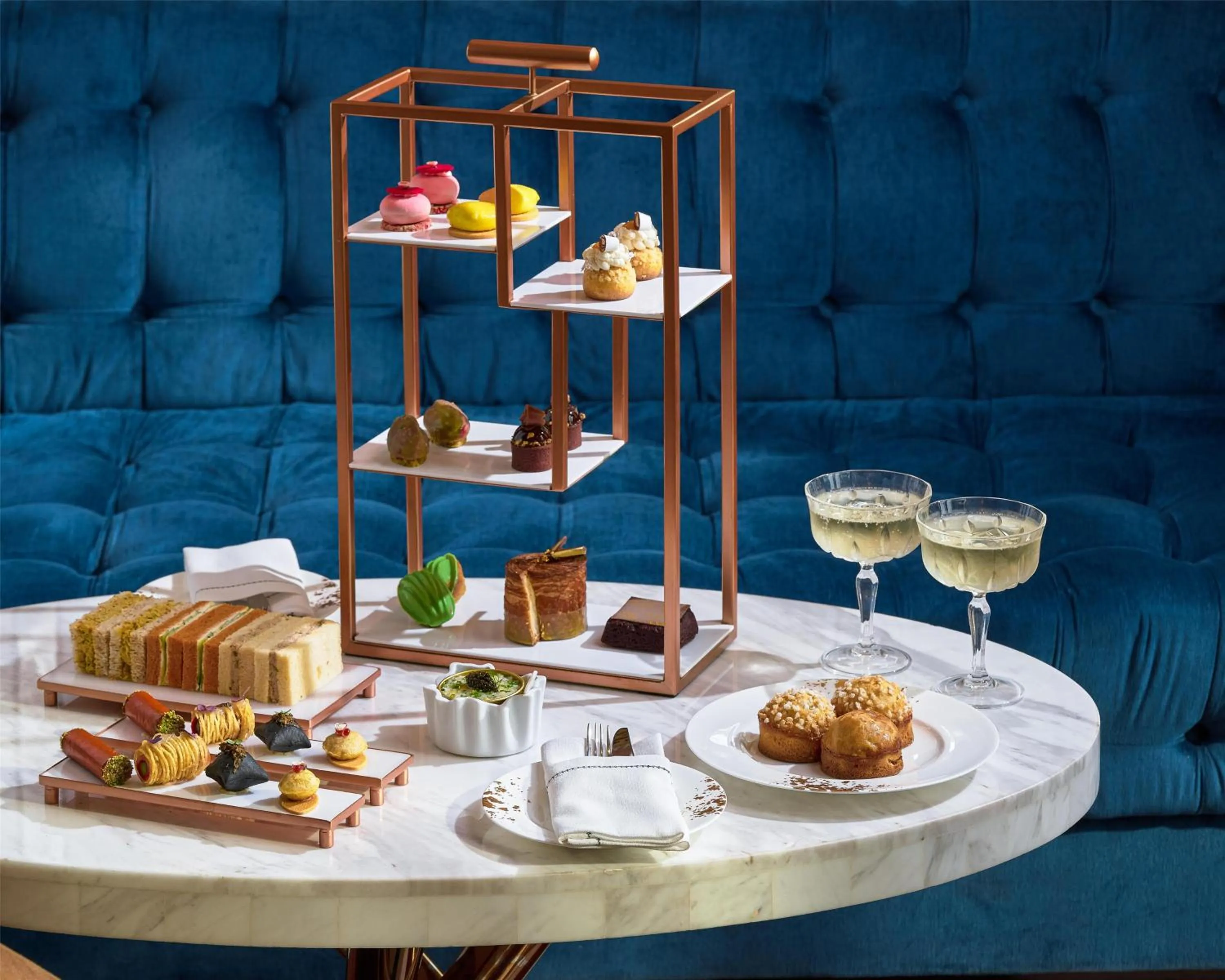 Restaurant/places to eat in Waldorf Astoria Dubai International Financial Centre