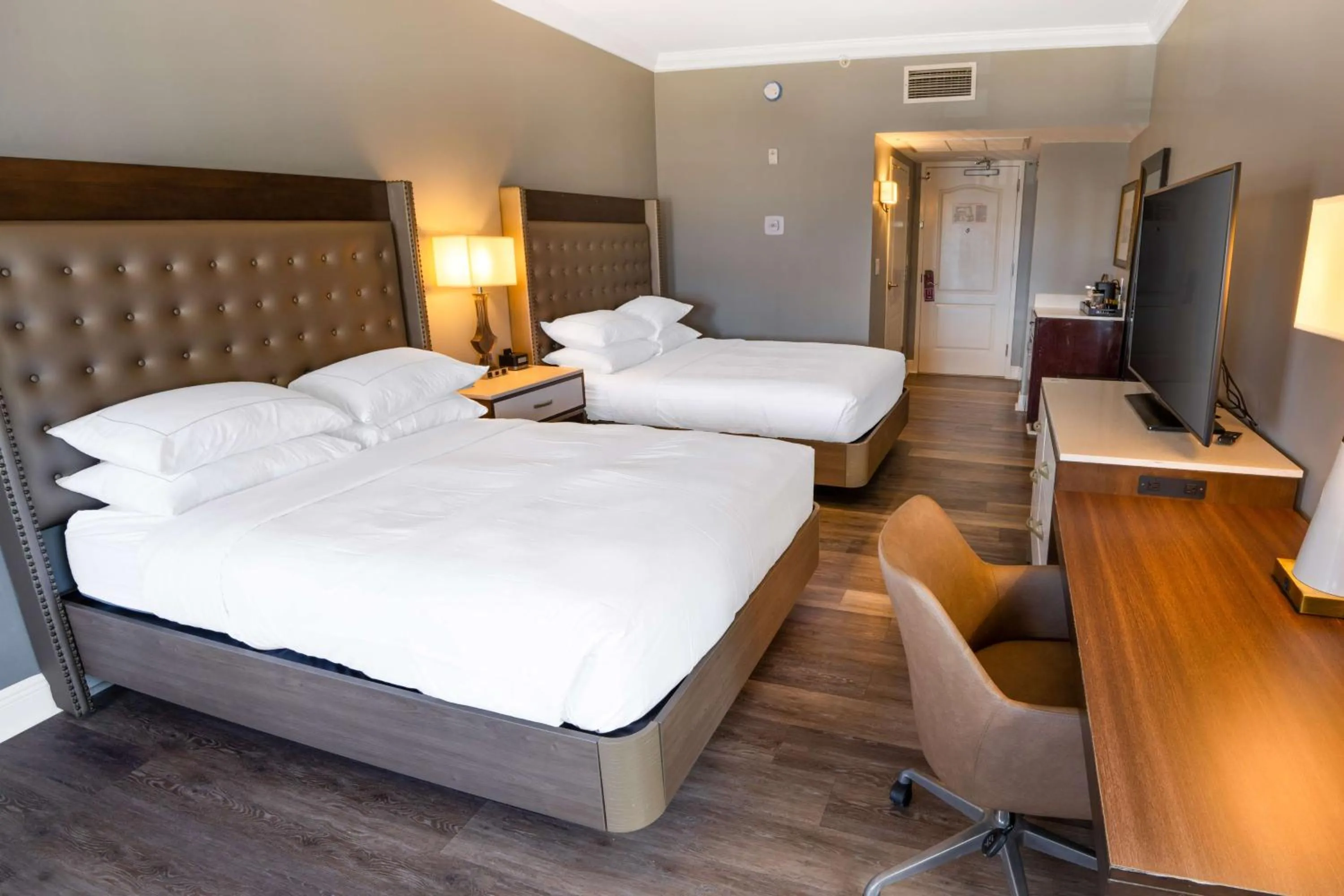 Bedroom, Bed in Hilton Saint Augustine Historic Bayfront