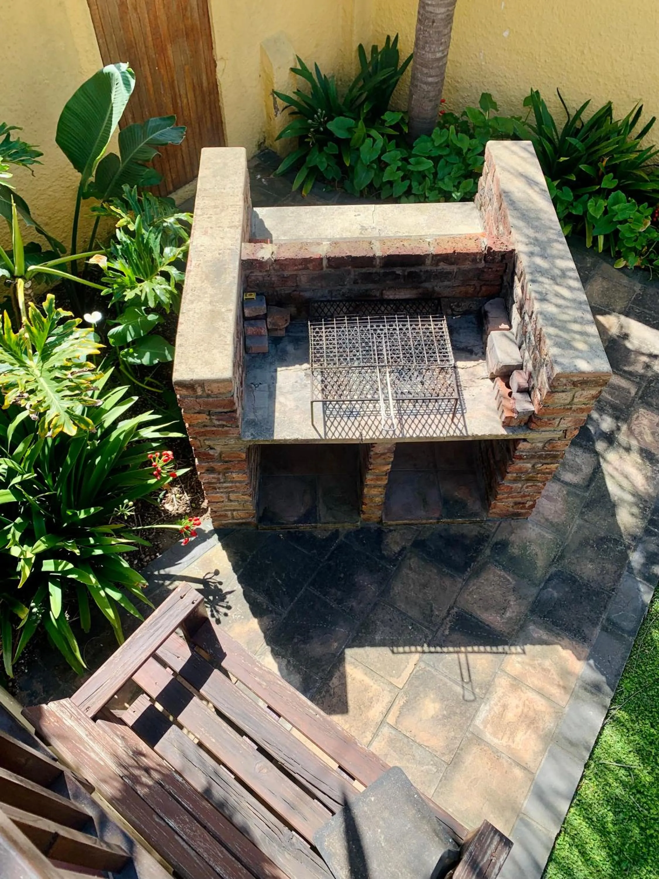 BBQ facilities in Summerstrand Beach Lodge