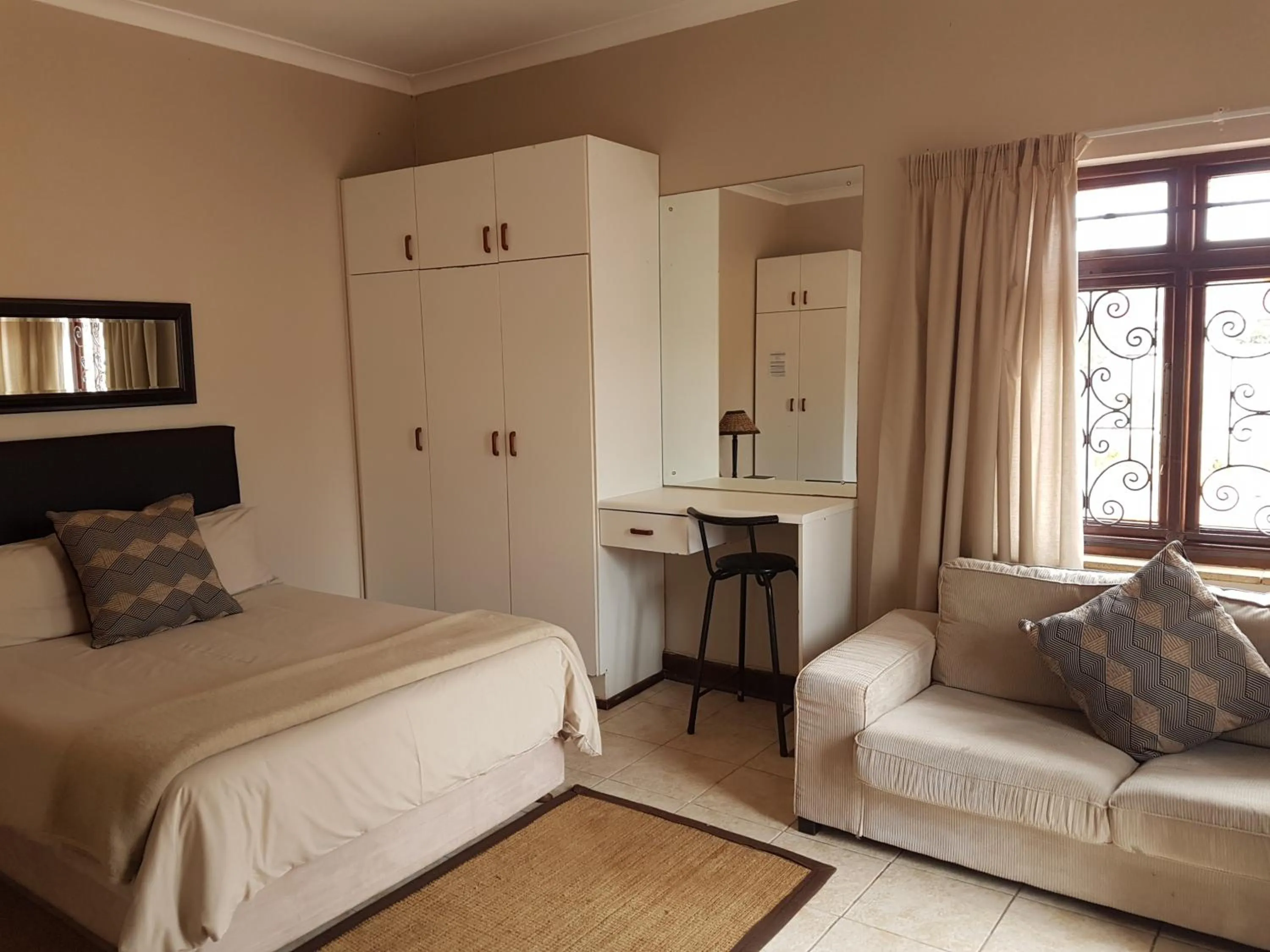 Bed in Summerstrand Beach Lodge