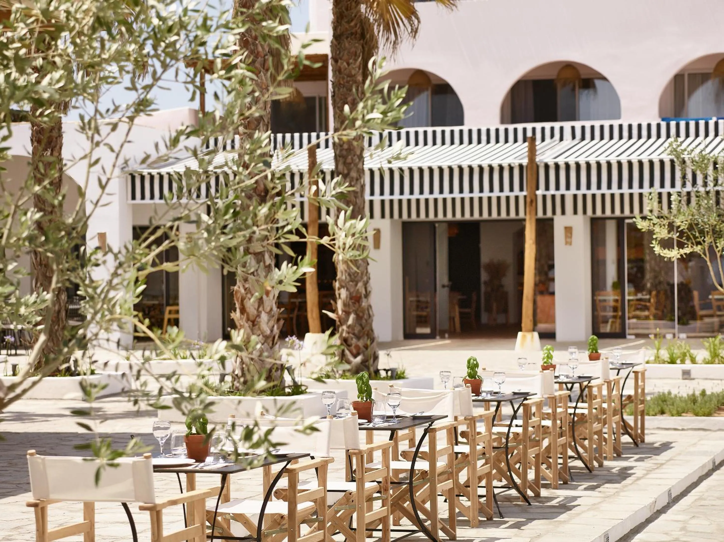 Restaurant/places to eat in Grecotel Casa Marron
