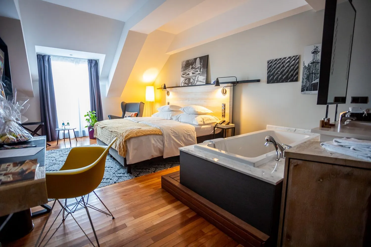 Bed in Hotel Bristol Tradition and Luxury