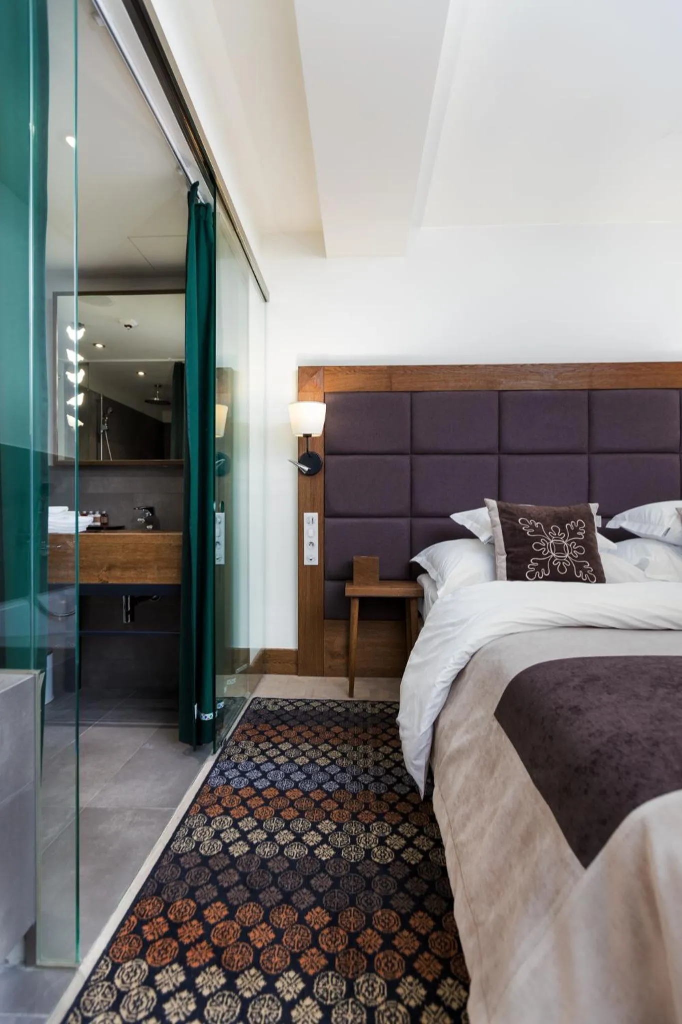 Bed in Hotel Bristol Tradition and Luxury