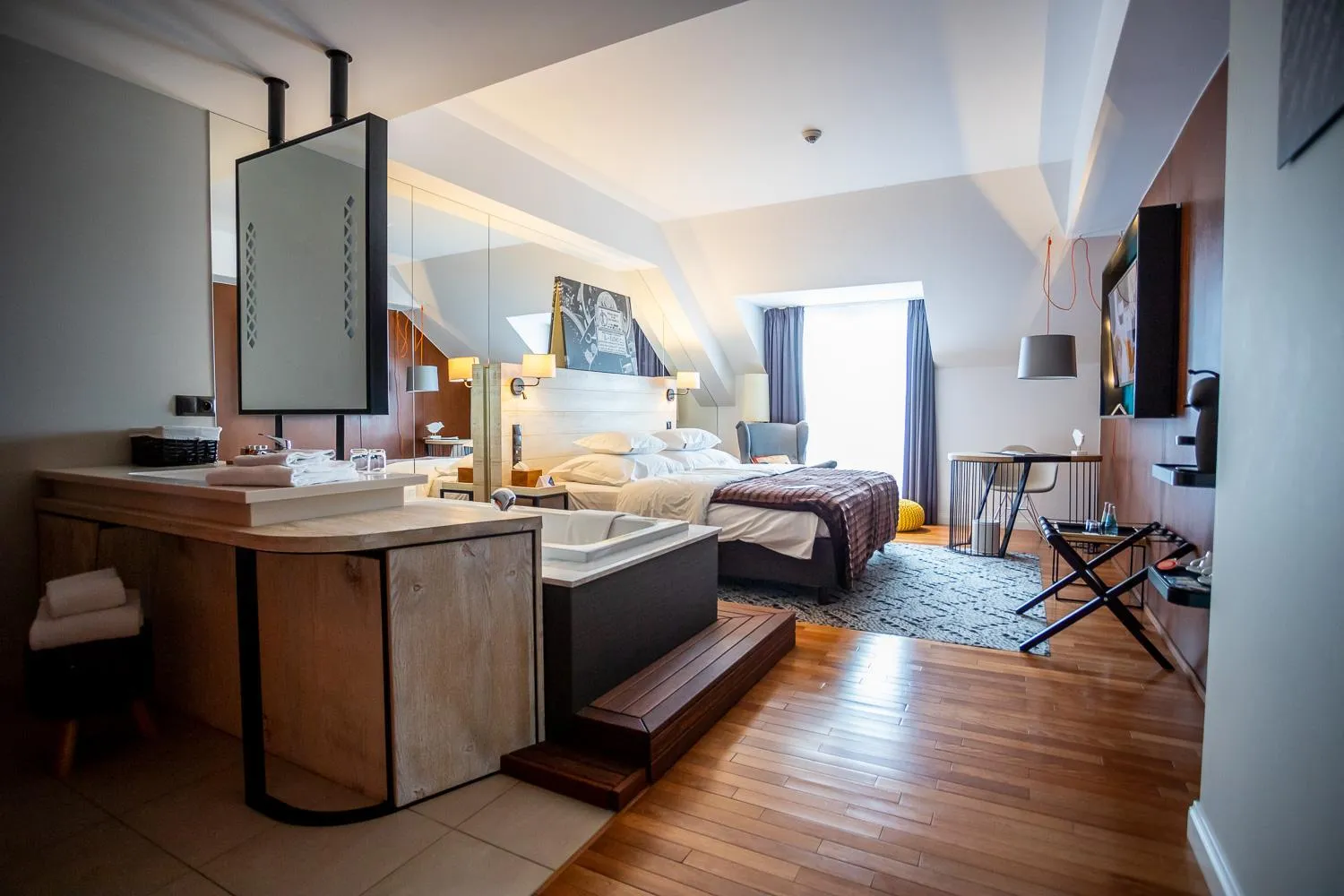 Bed in Hotel Bristol Tradition and Luxury