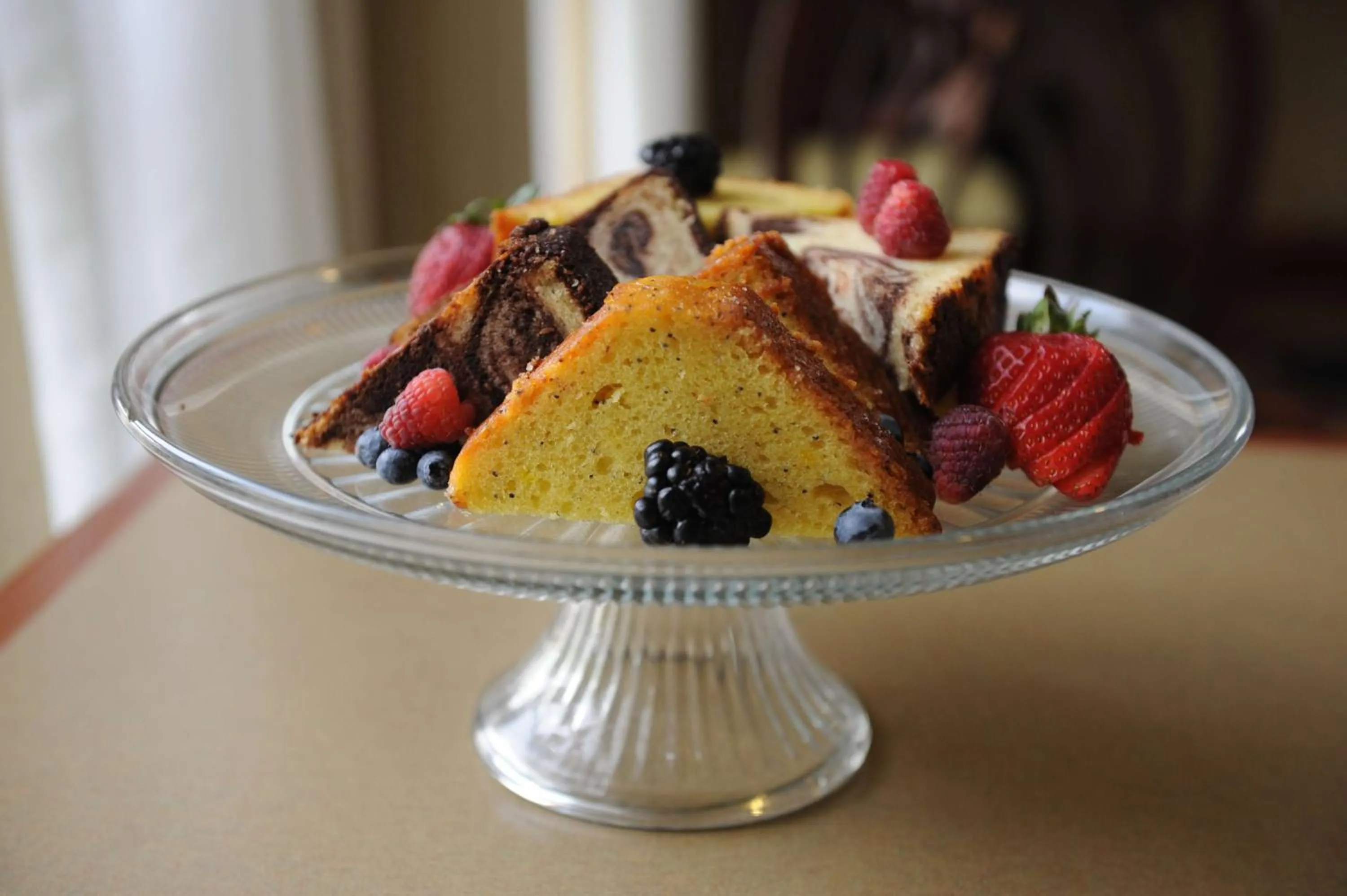 Dining area in Hampton Inn & Suites Knoxville-Downtown