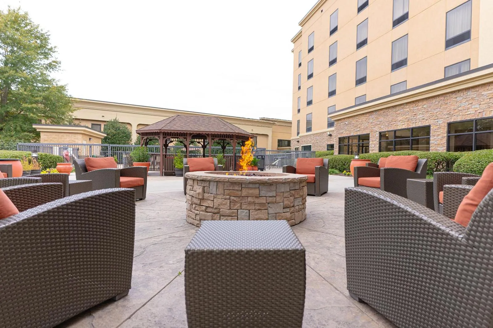 Patio in Hampton Inn Knoxville-West At Cedar Bluff