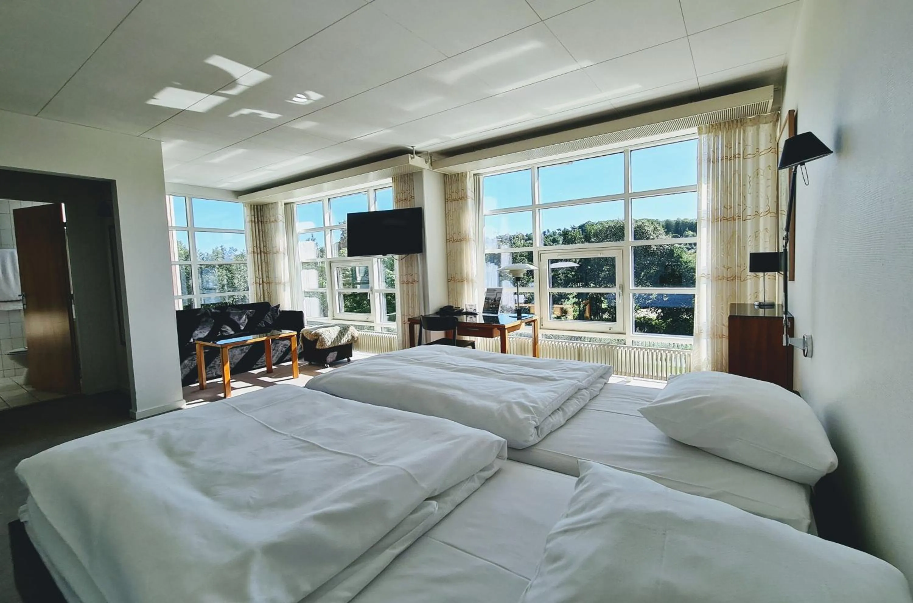 View (from property/room), Bed in Milling Hotel Vejle