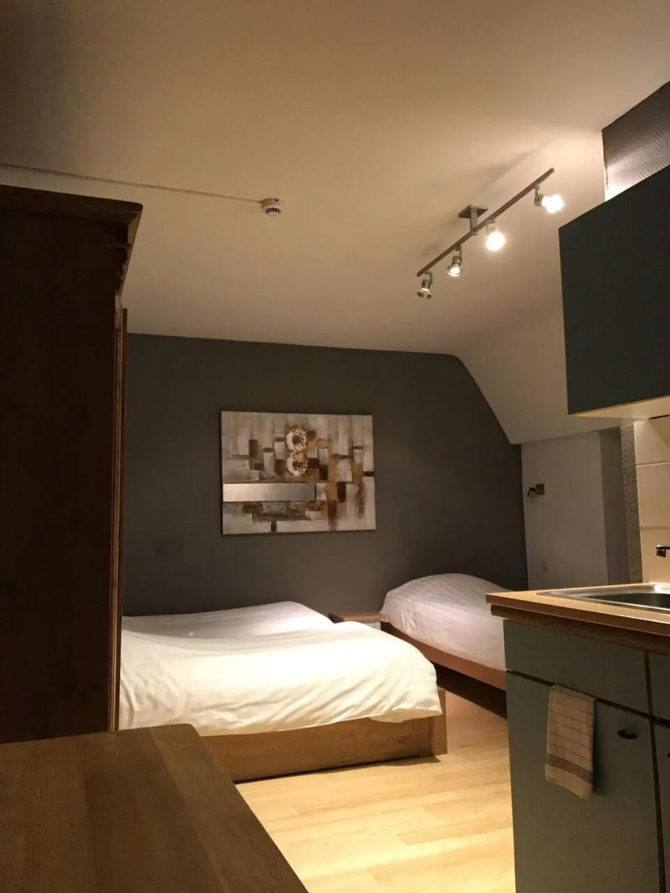 Photo of the whole room, Bed in Hotel Piano 2 - Mont-St-Guibert - Louvain-la-Neuve