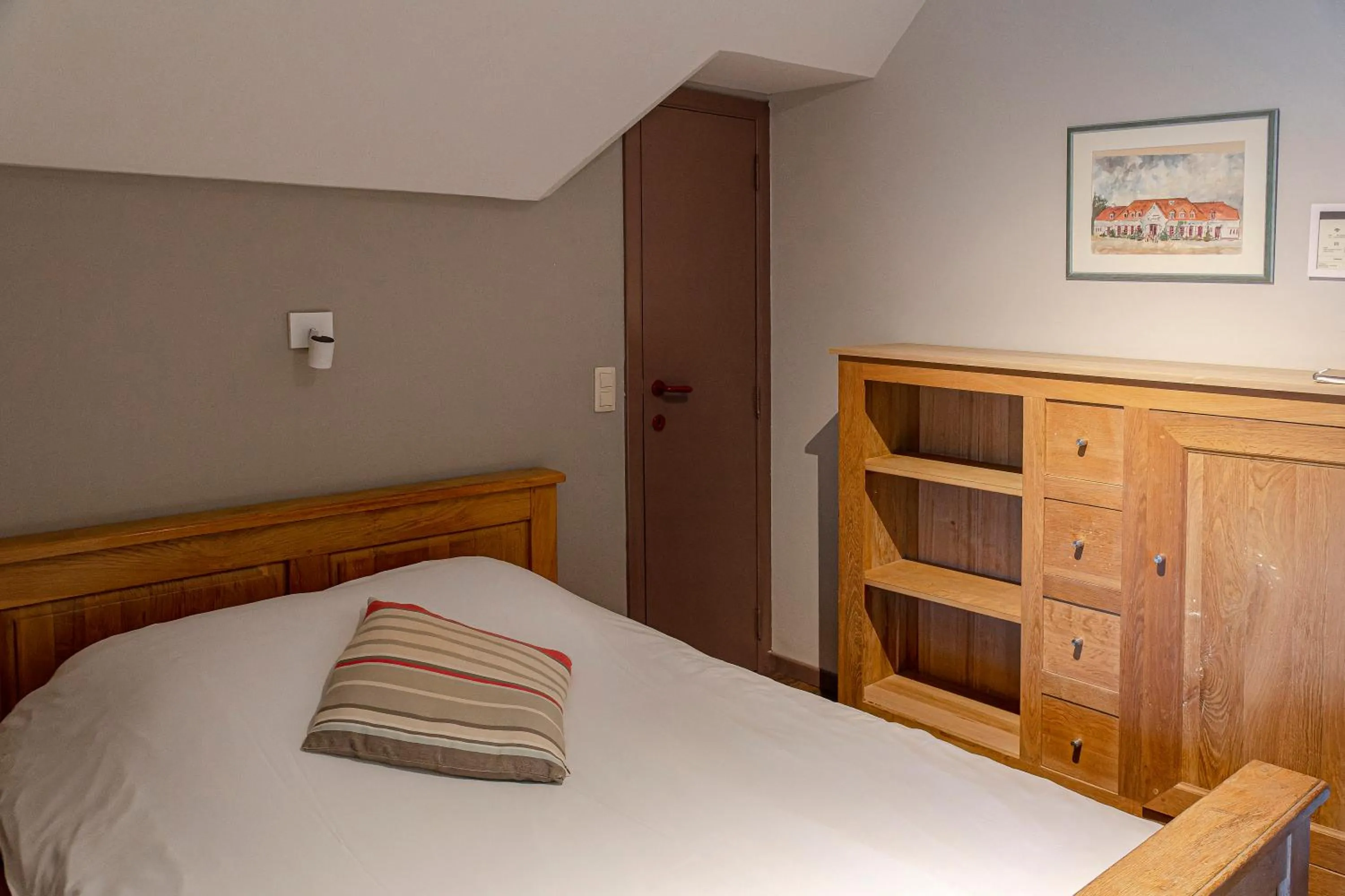 Property building, Bed in Hotel Piano 2 - Mont-St-Guibert - Louvain-la-Neuve