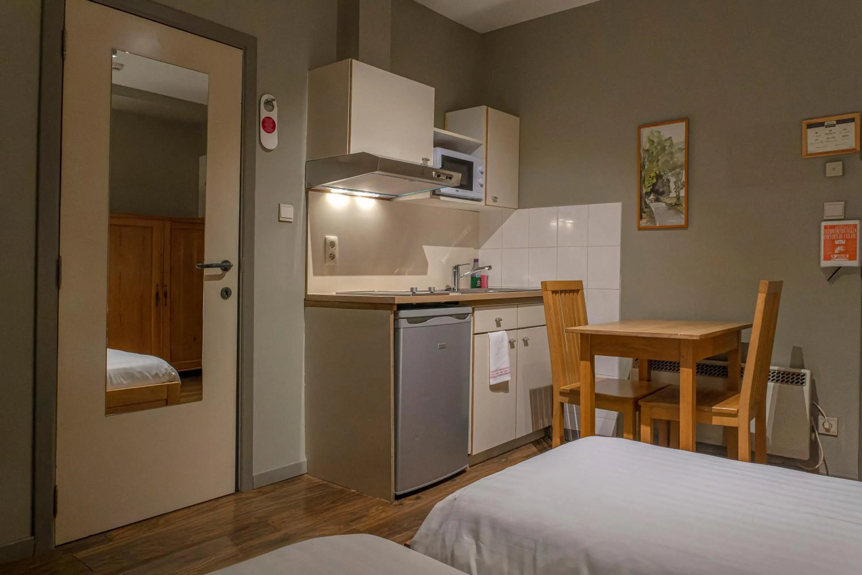 Property building, Bed in Hotel Piano 2 - Mont-St-Guibert - Louvain-la-Neuve