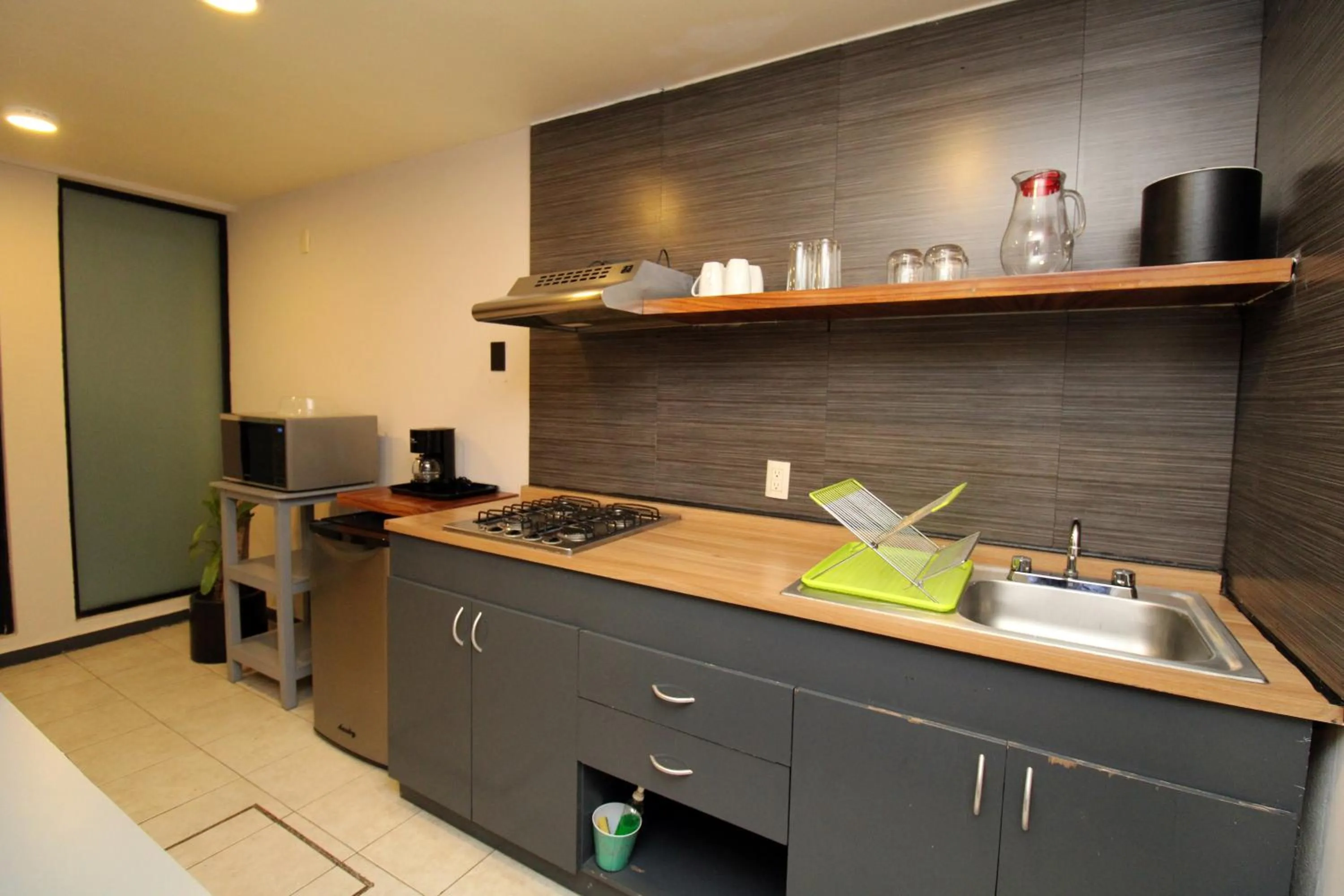 Kitchen or kitchenette in Rochester 10