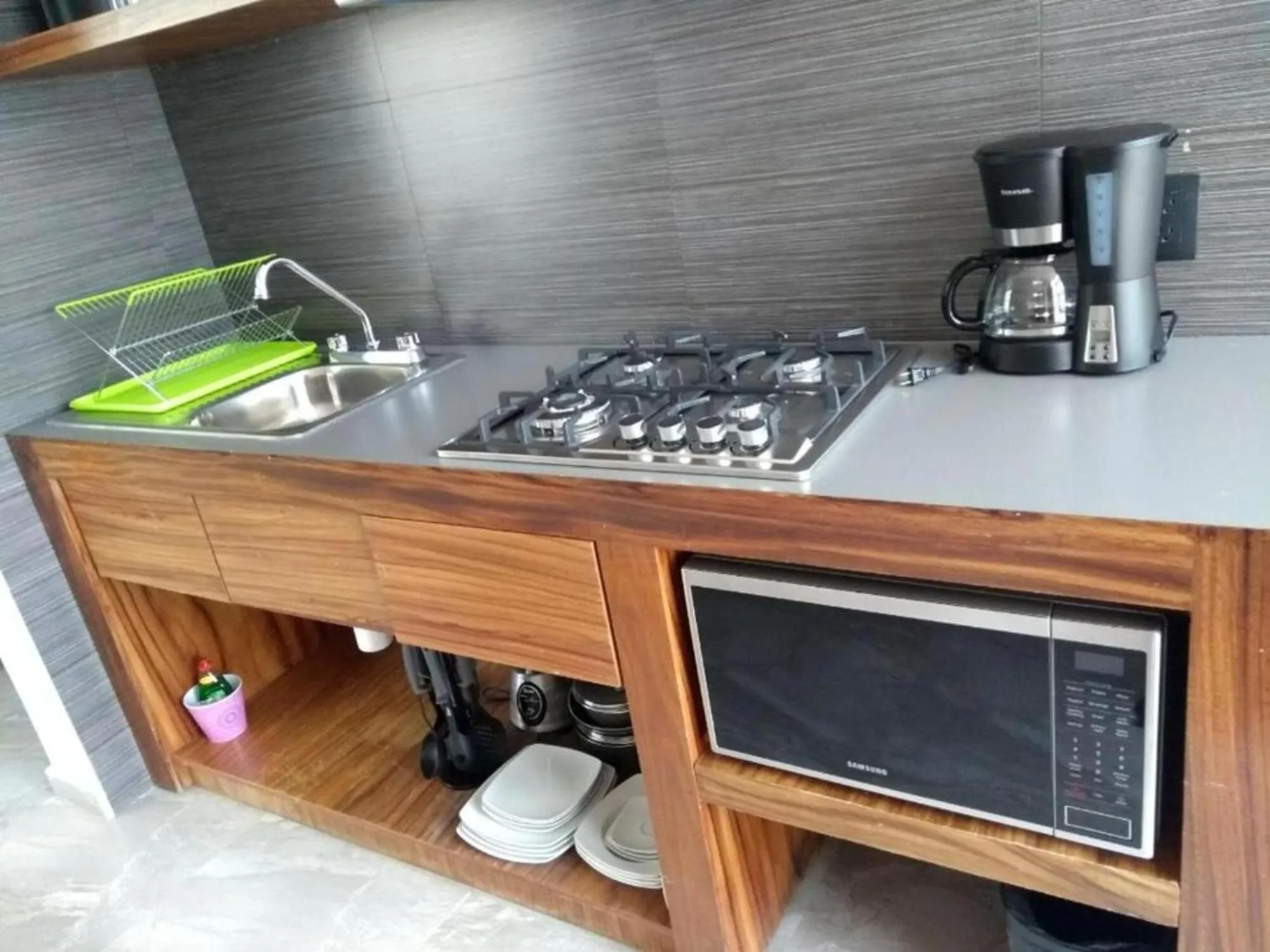 Coffee/tea facilities in Rochester 10