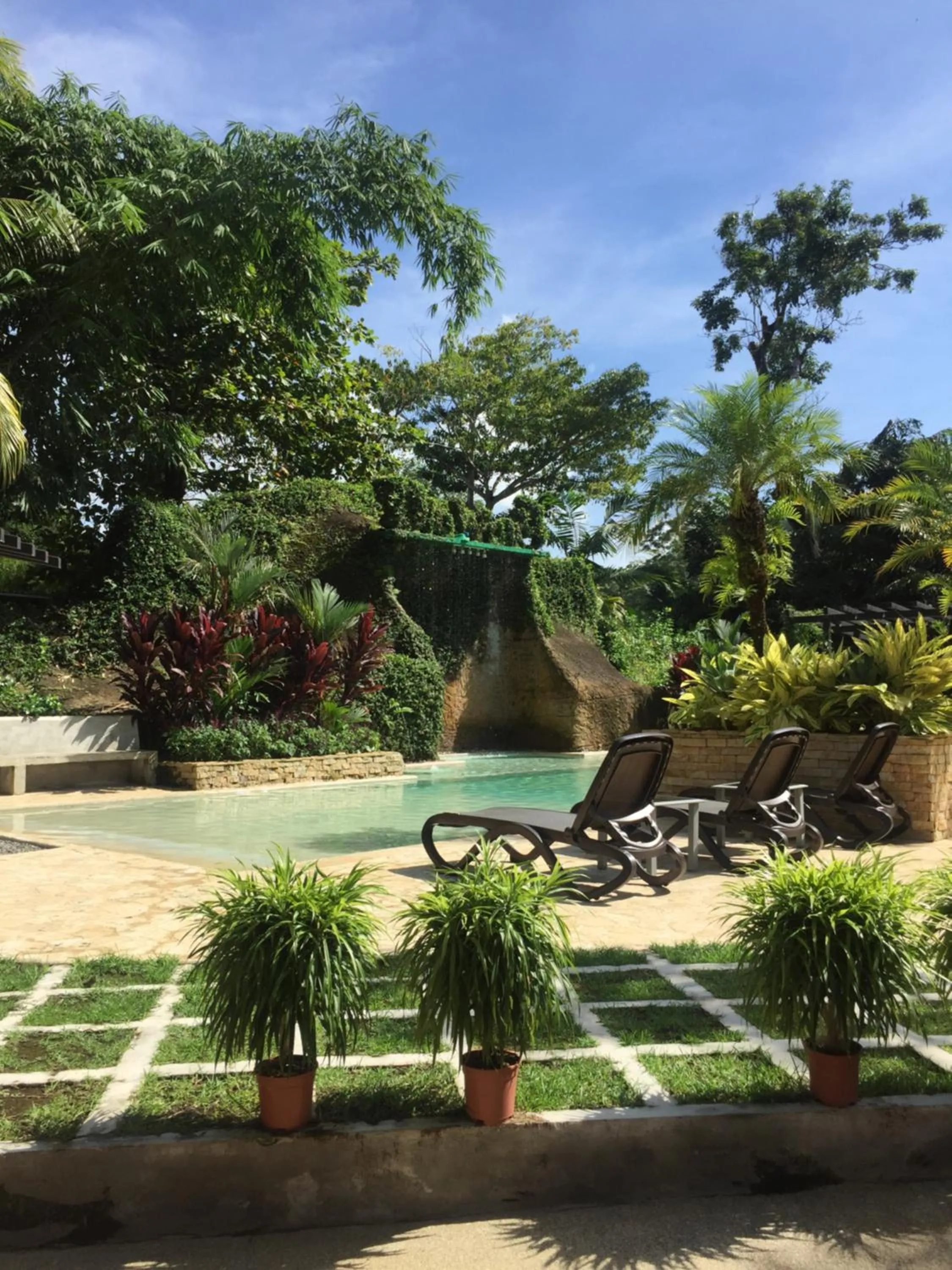 Swimming pool in Diuwak