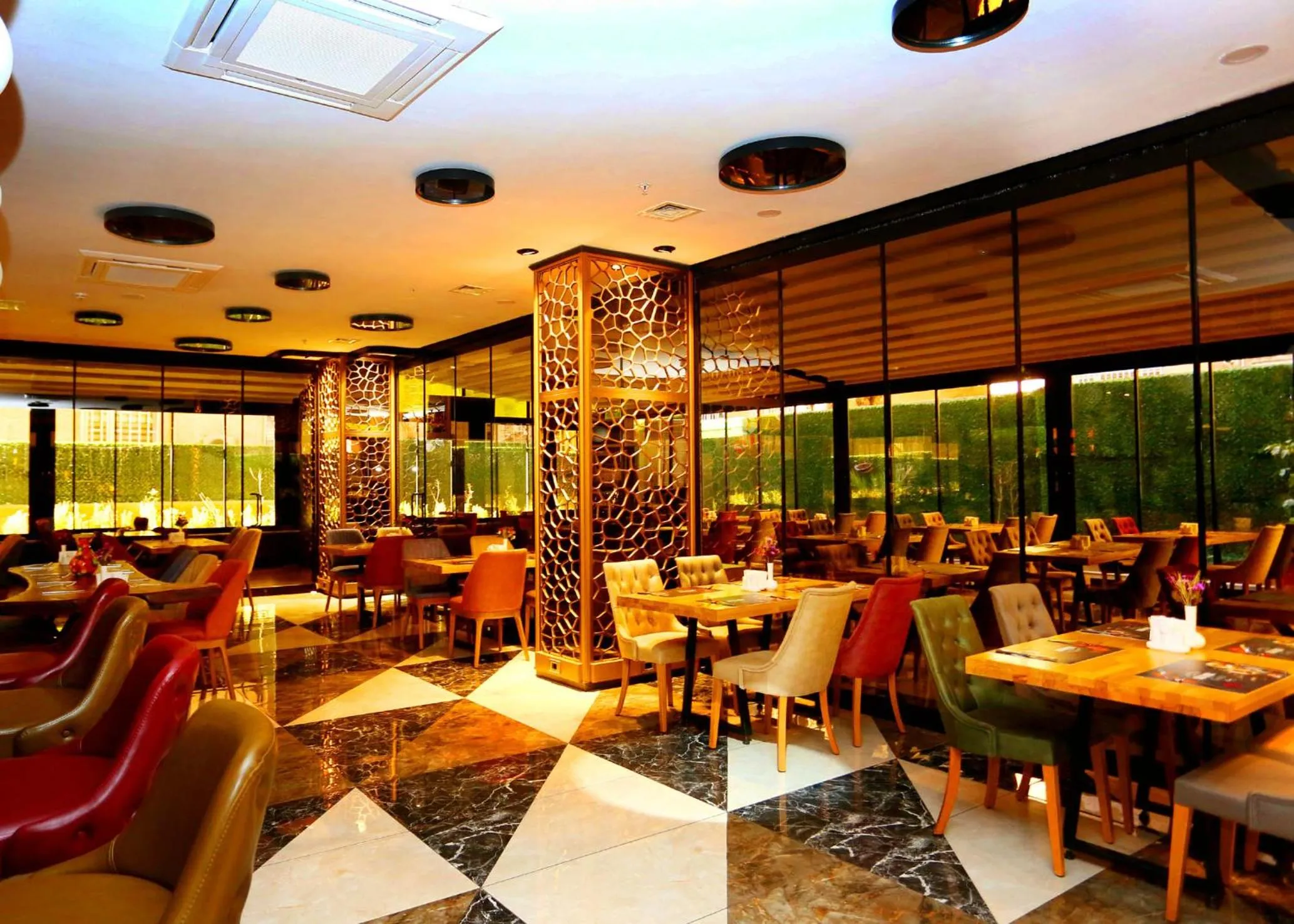 Restaurant/places to eat in New Garden Hotel