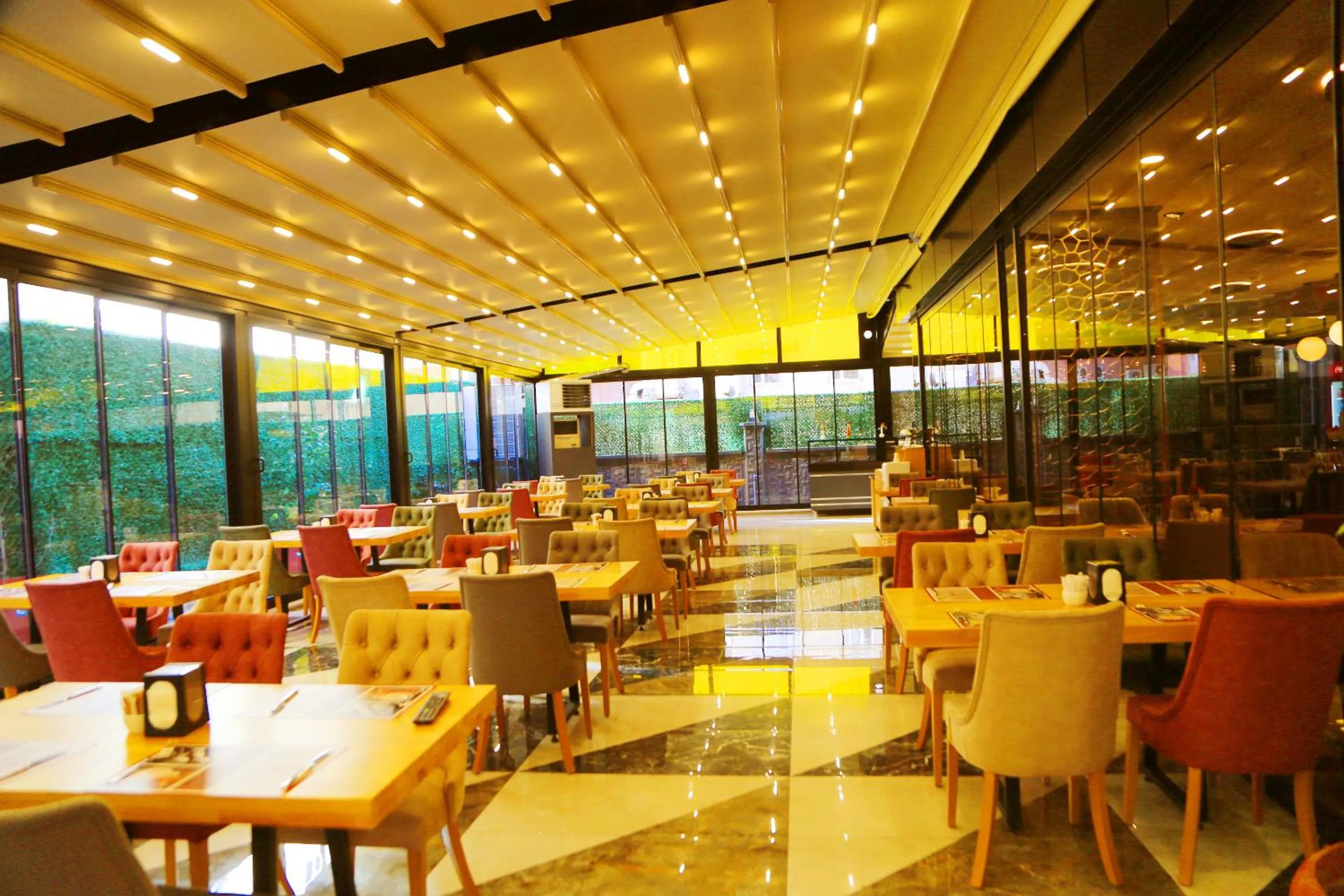 Restaurant/places to eat in New Garden Hotel