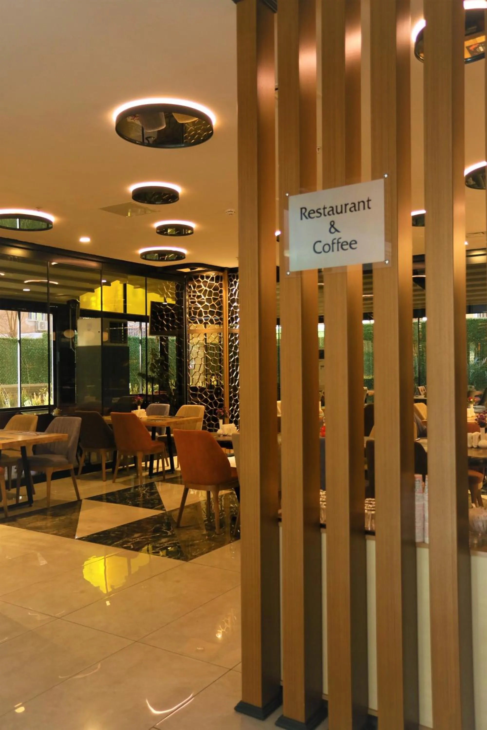 Food and drinks in New Garden Hotel