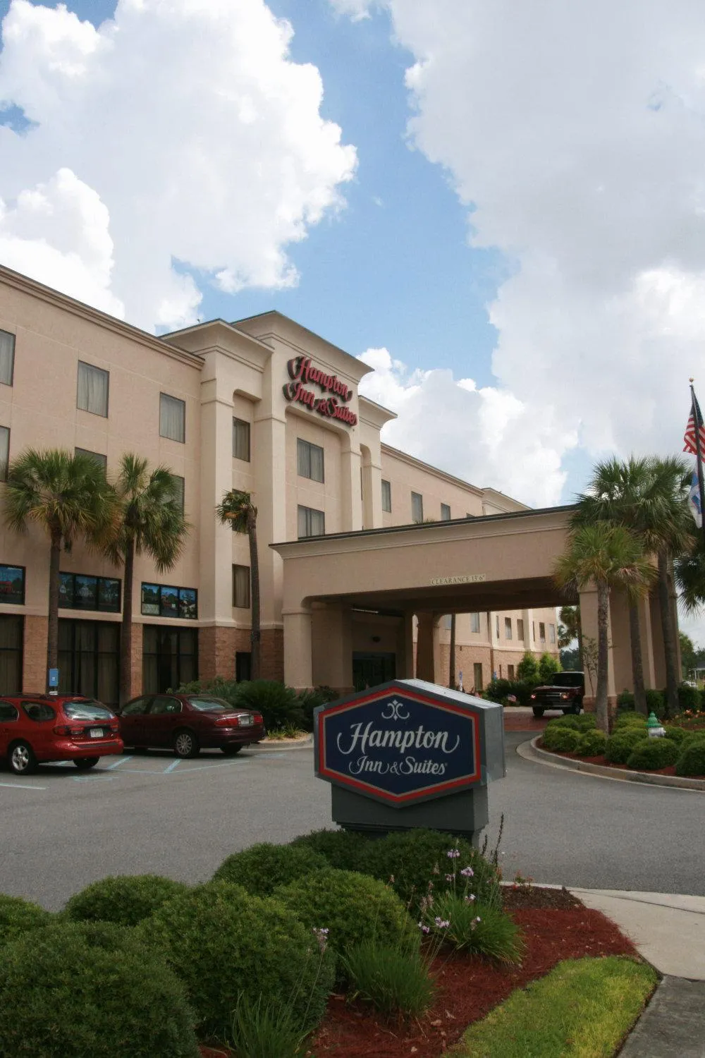 Facade/entrance in Hampton Inn & Suites Valdosta/Conference Center