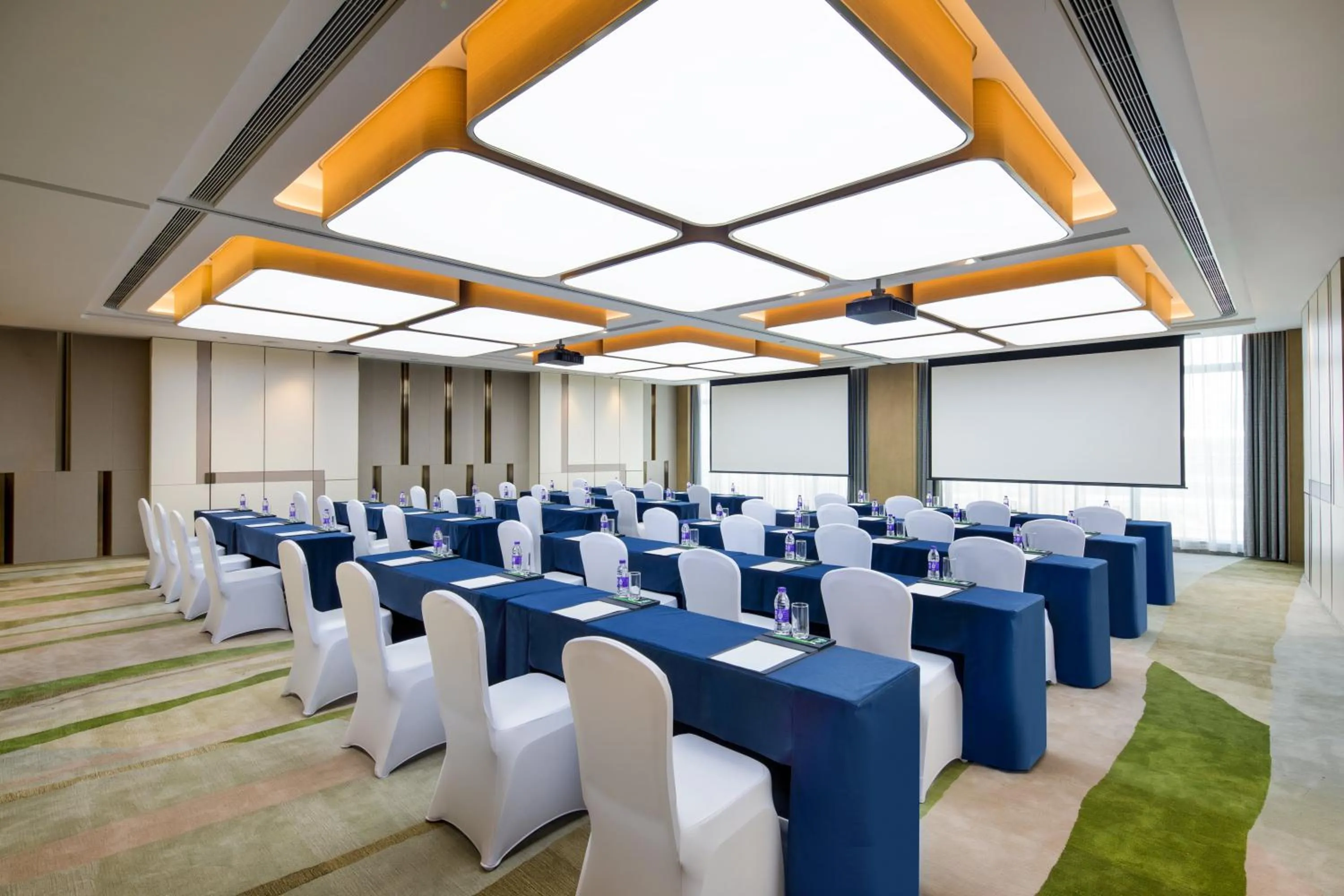 Meeting/conference room in Holiday Inn Zhengzhou Riverside