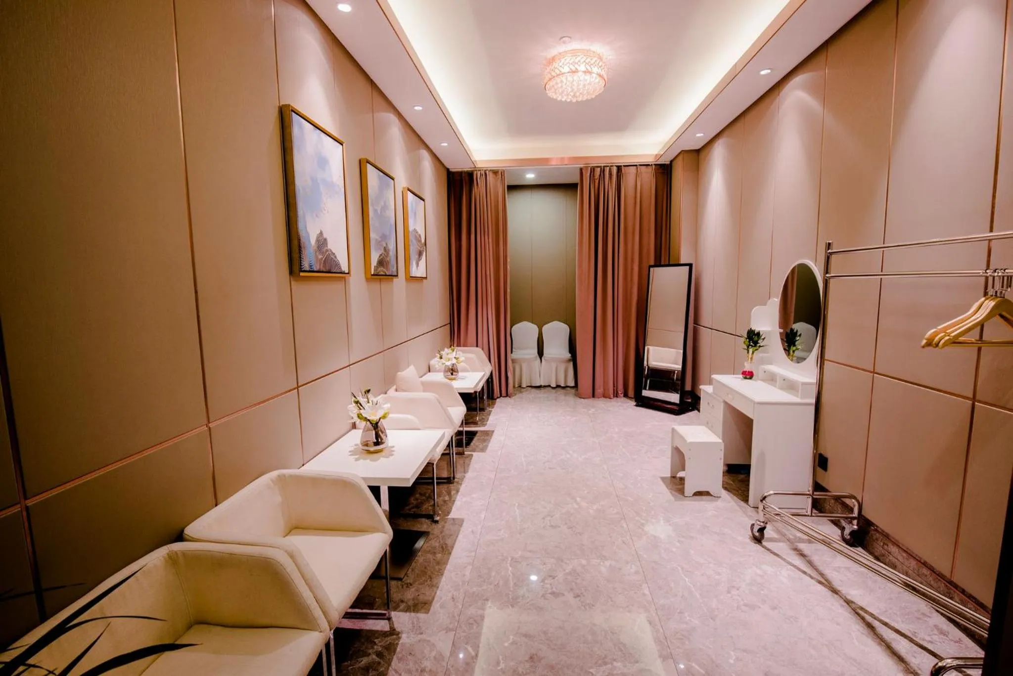 Meeting/conference room in Holiday Inn Express Yinchuan Downtown by IHG