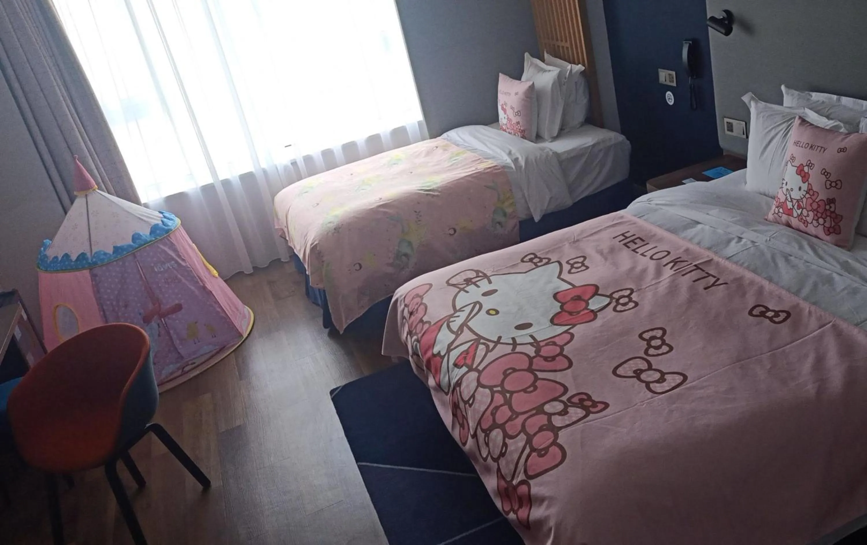 Photo of the whole room, Bed in Holiday Inn Express Yinchuan Downtown by IHG