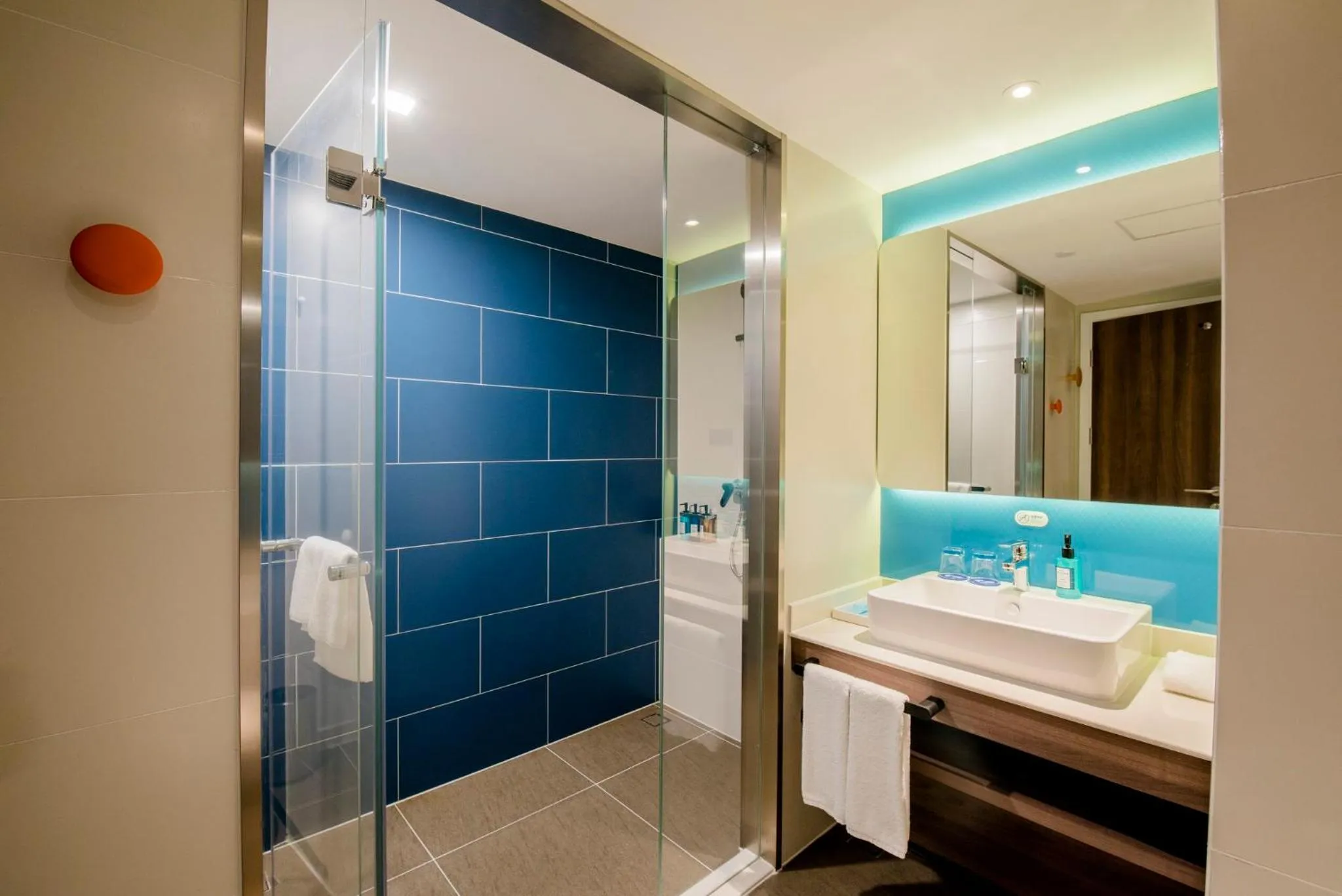 Photo of the whole room in Holiday Inn Express Yinchuan Downtown by IHG