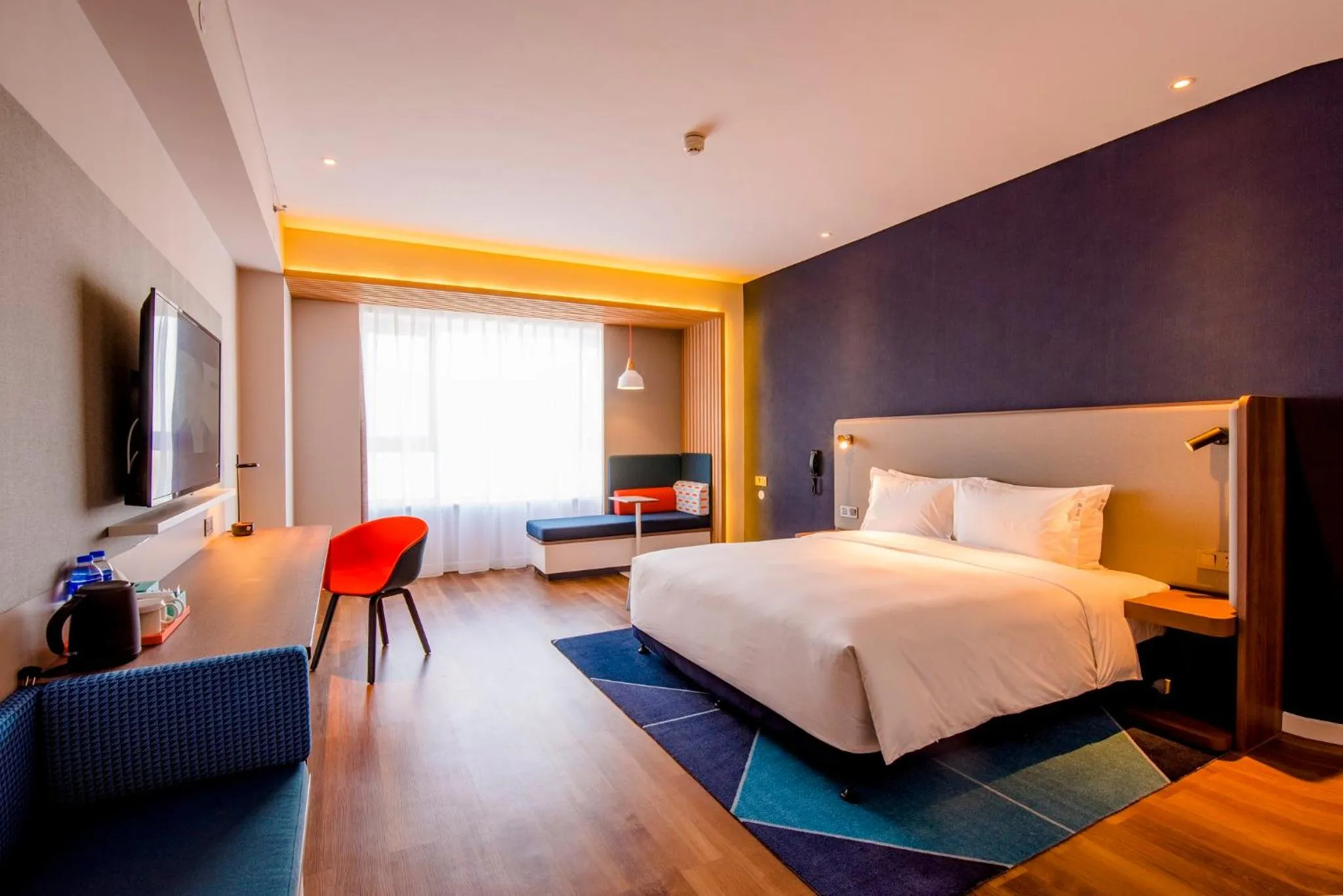 Photo of the whole room, Bed in Holiday Inn Express Yinchuan Downtown by IHG