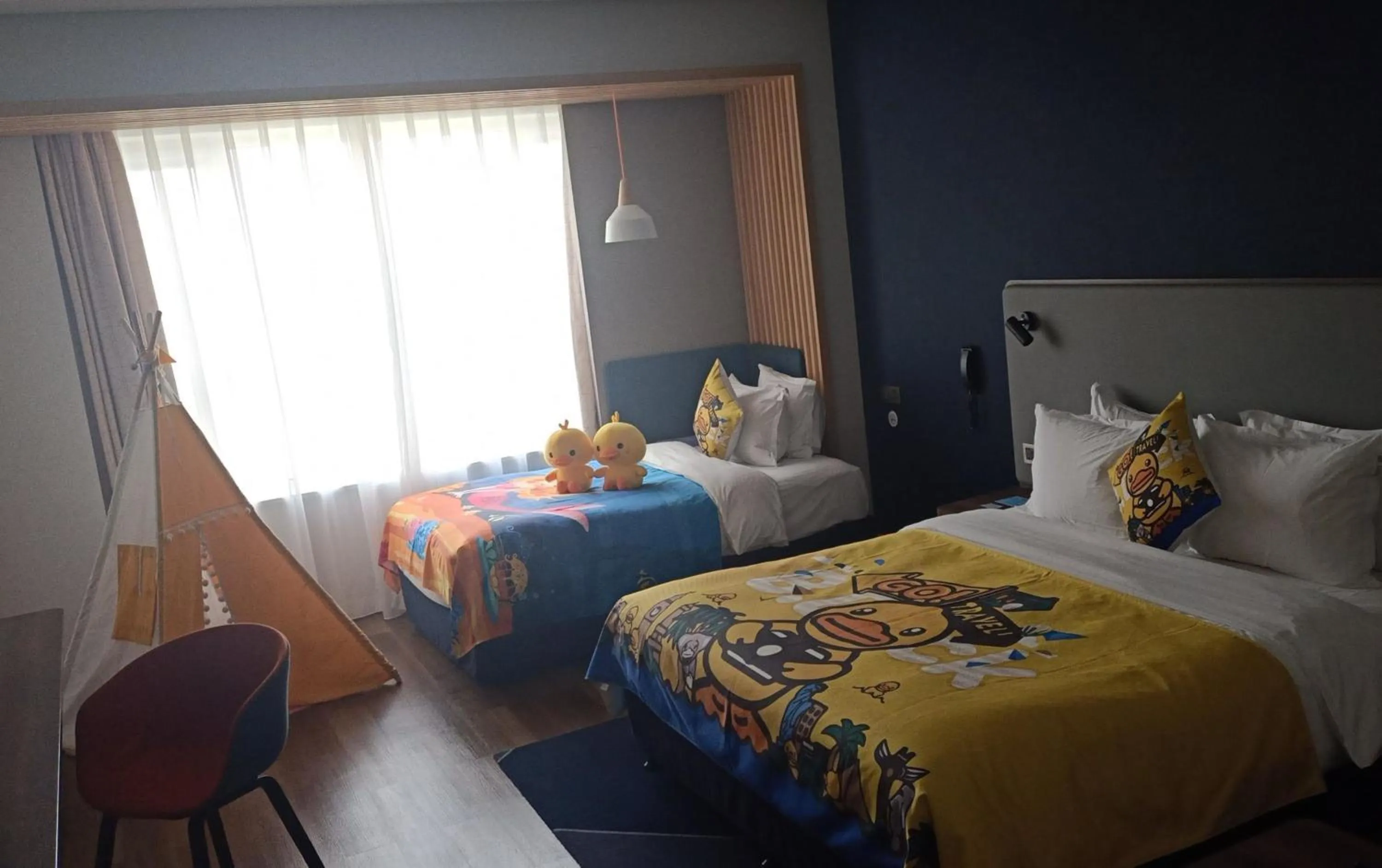 Photo of the whole room, Bed in Holiday Inn Express Yinchuan Downtown by IHG